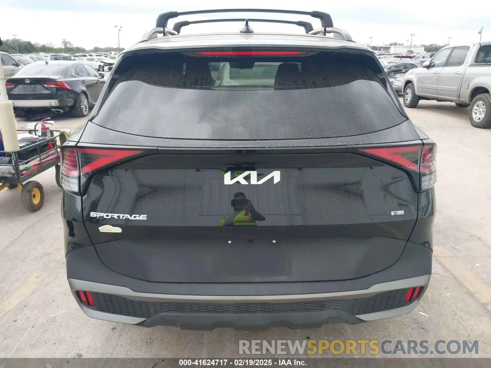 16 Photograph of a damaged car 5XYK6CDFXRG168078 KIA SPORTAGE 2024