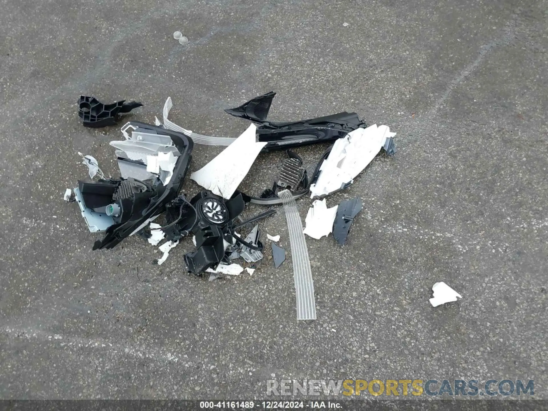 12 Photograph of a damaged car 5XYK7CDF0RG228141 KIA SPORTAGE 2024