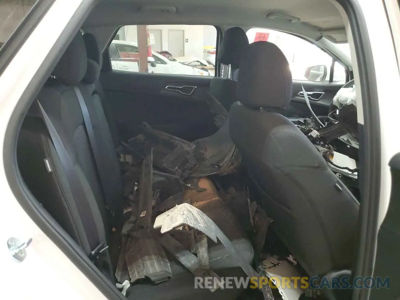 11 Photograph of a damaged car KNDPU3DF0R7249907 KIA SPORTAGE 2024