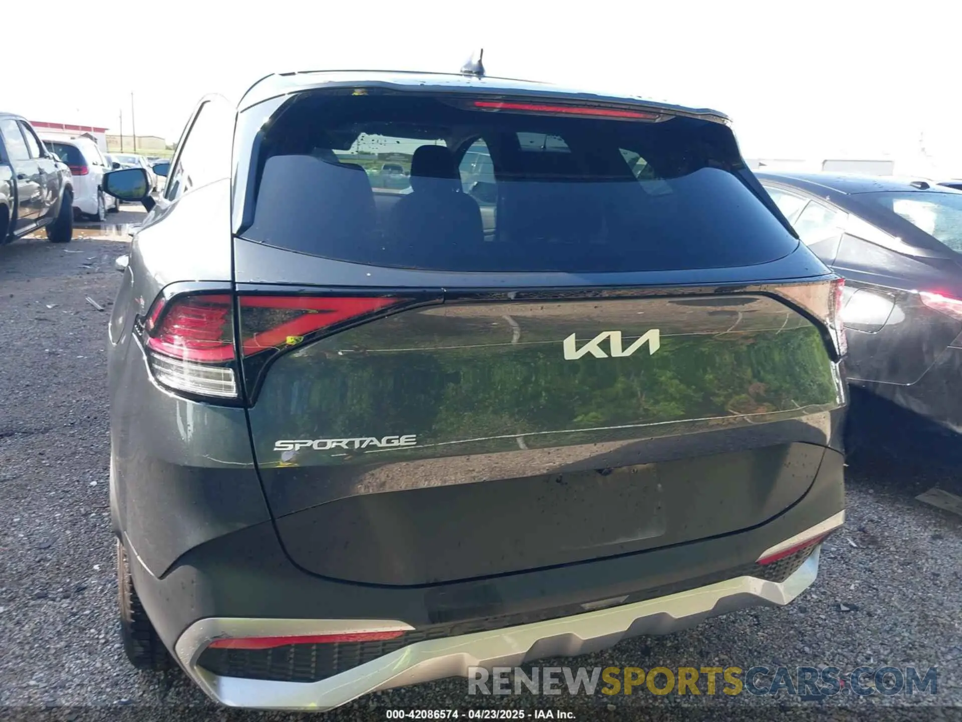 16 Photograph of a damaged car KNDPU3DF5R7263401 KIA SPORTAGE 2024