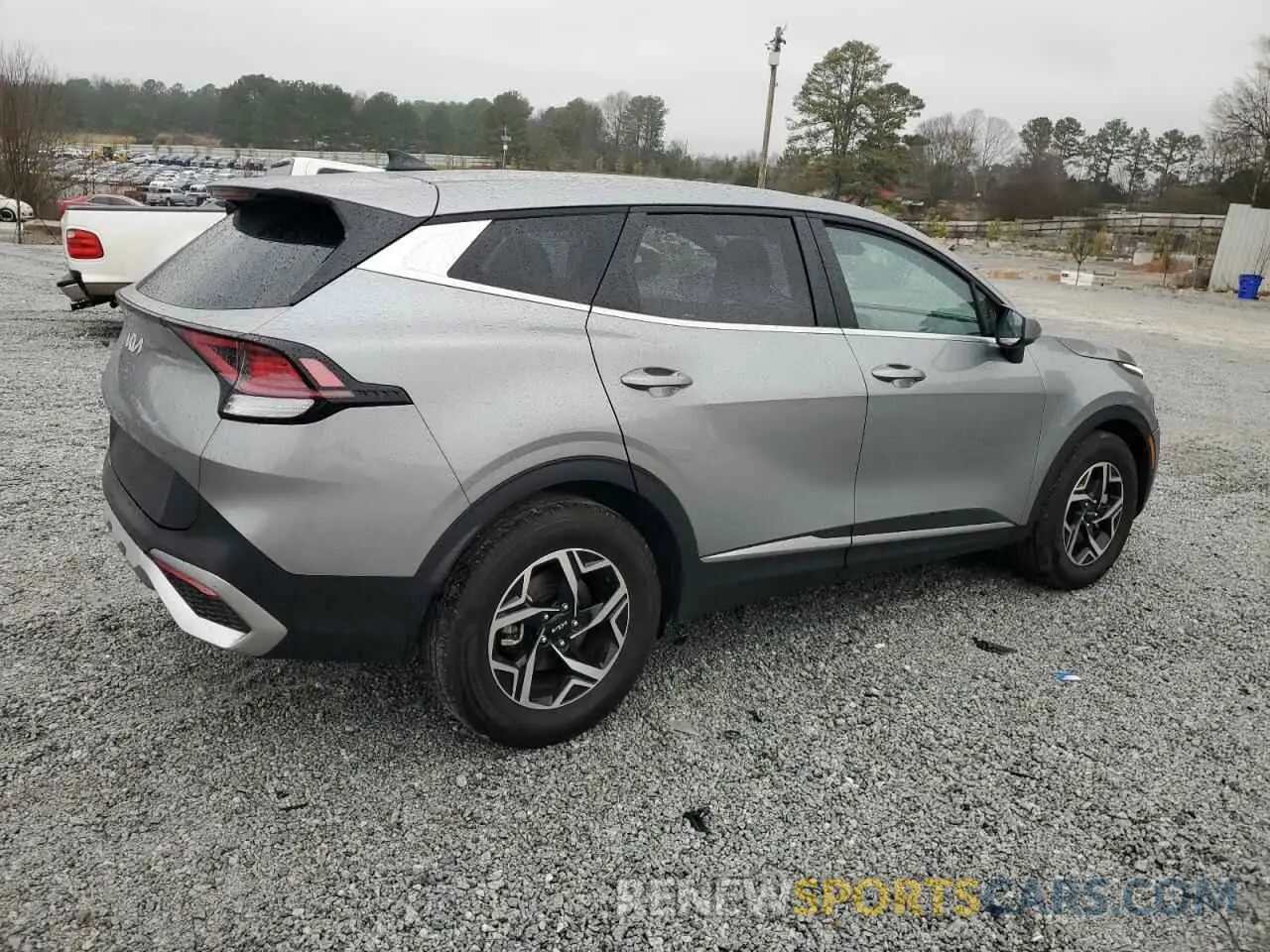3 Photograph of a damaged car KNDPU3DF7R7268745 KIA SPORTAGE 2024