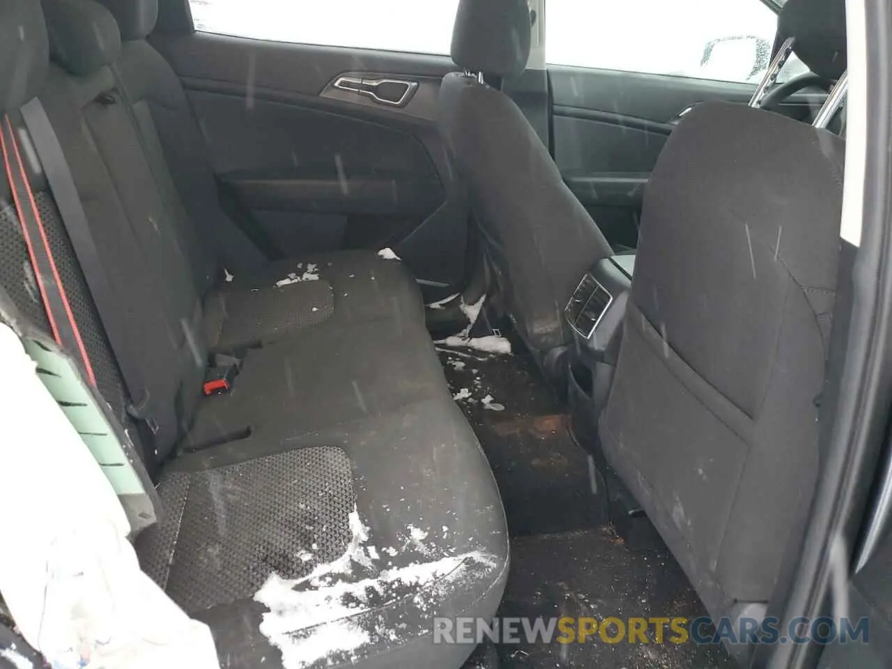 12 Фотография поврежденного автомобиля KNDPUCDF2R7243364 KIA SPORTAGE 2024