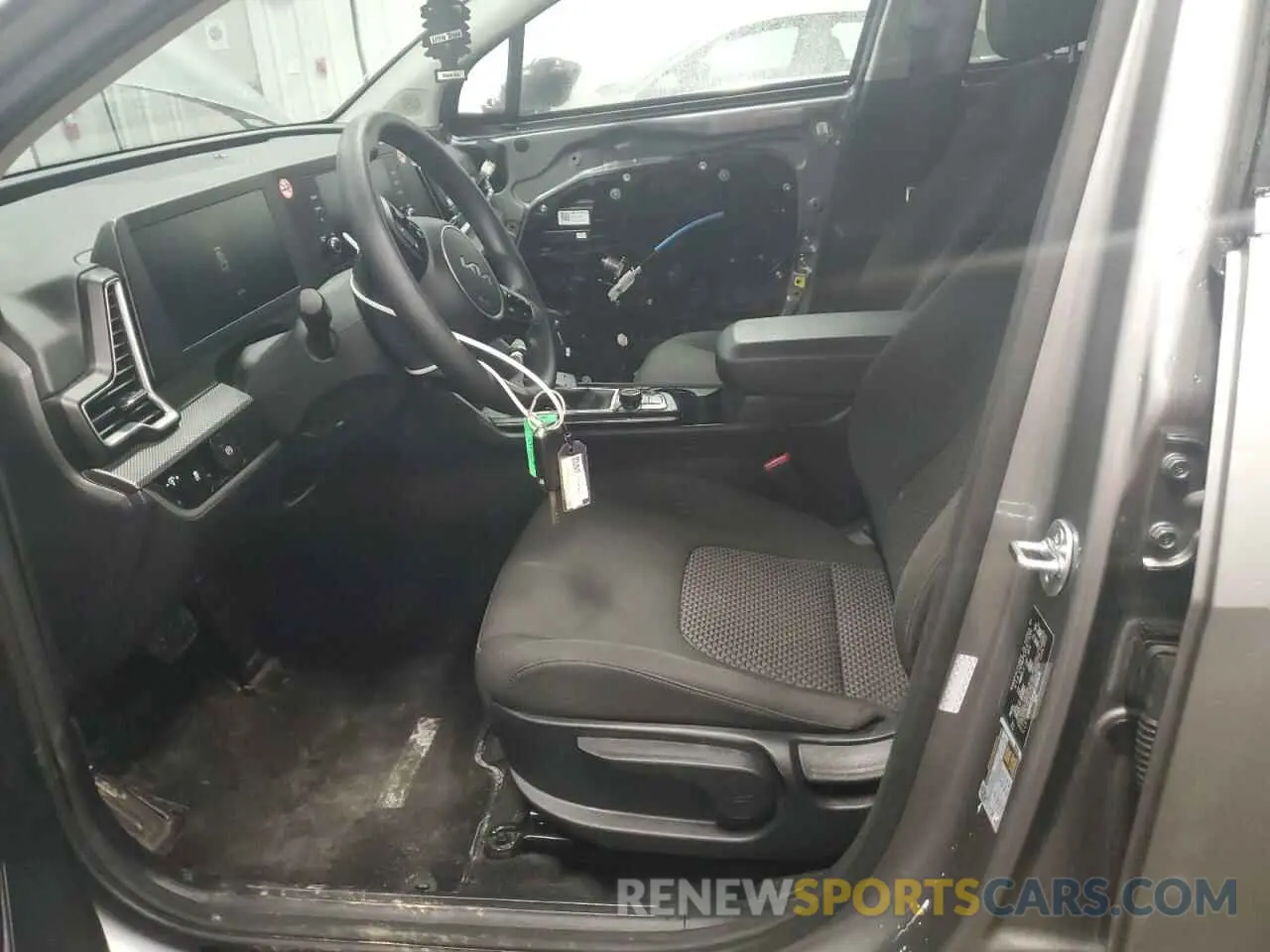 7 Photograph of a damaged car KNDPUCDF3R7303636 KIA SPORTAGE 2024