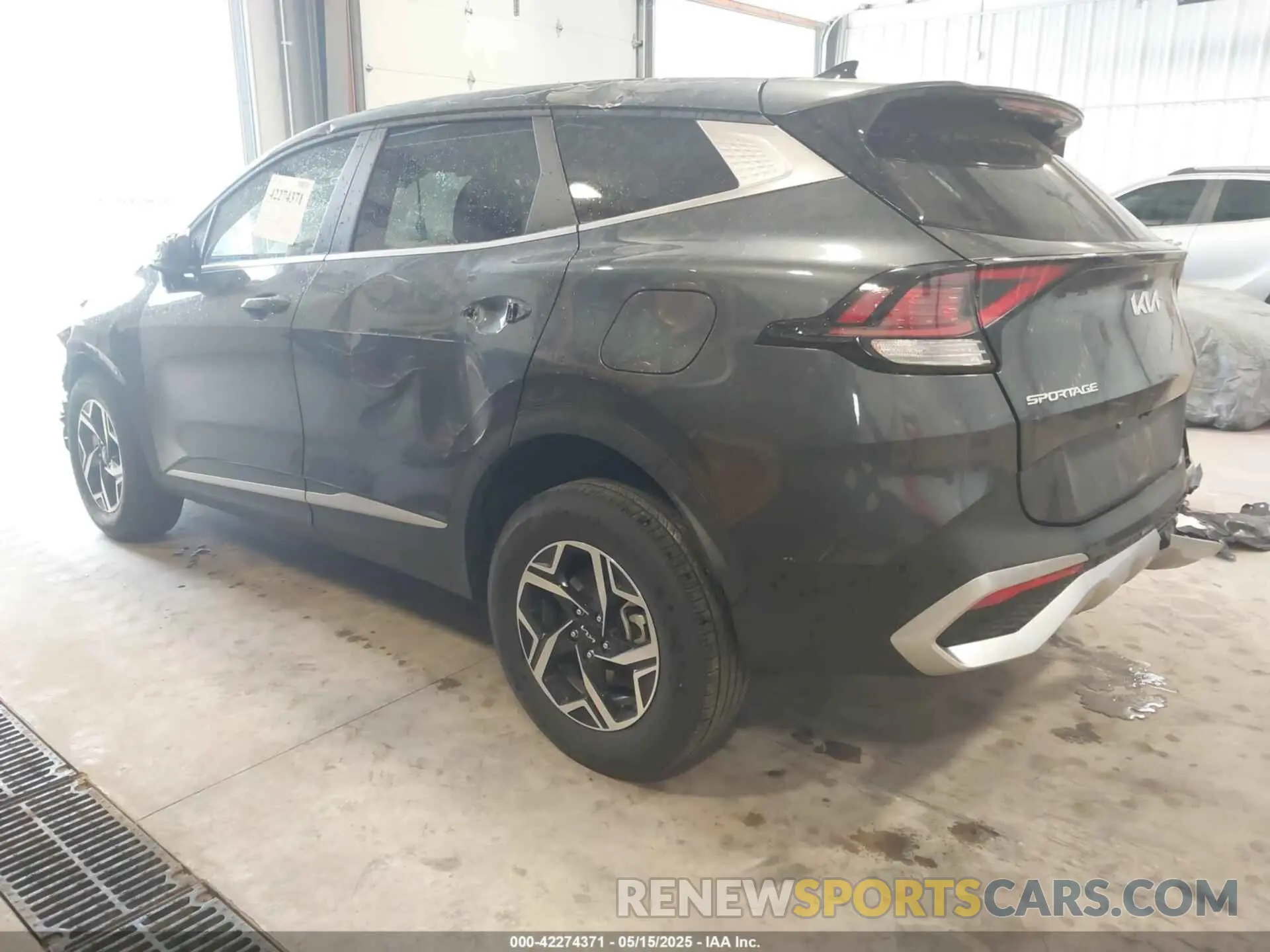 3 Photograph of a damaged car KNDPUCDF4R7296180 KIA SPORTAGE 2024