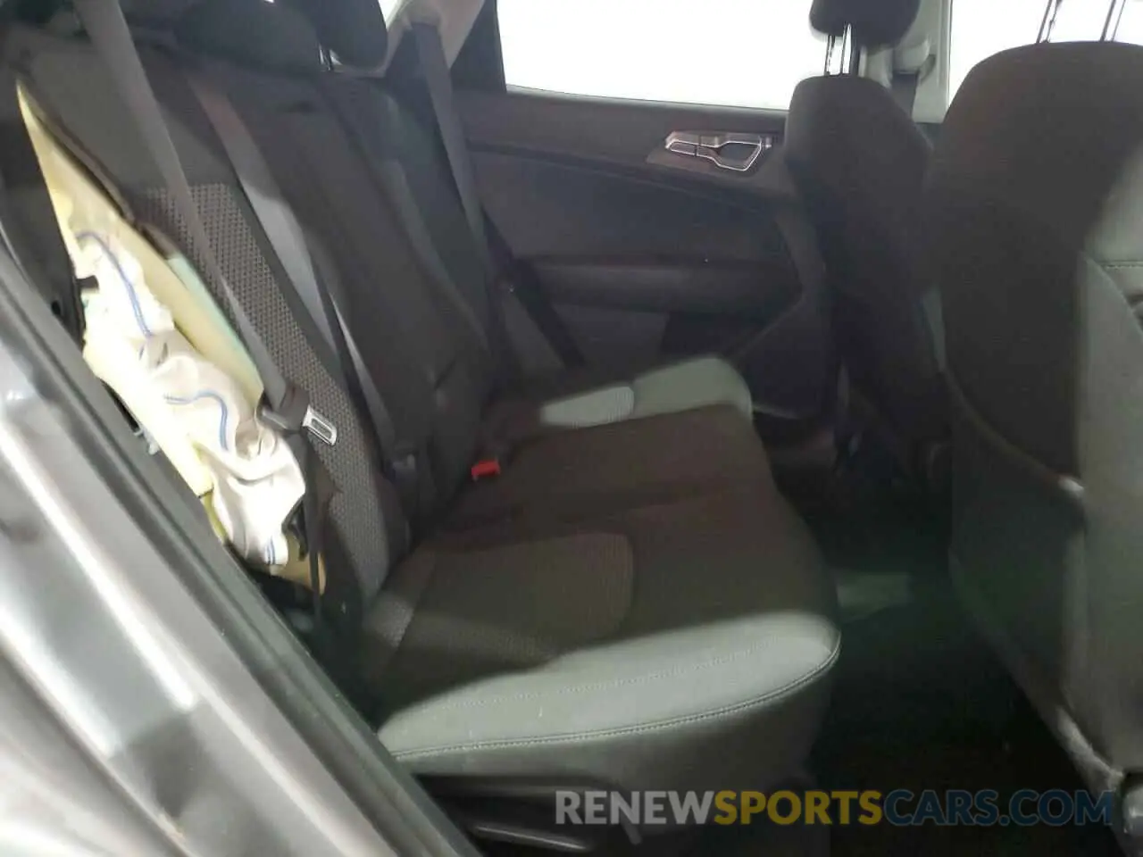 11 Photograph of a damaged car KNDPUCDF5R7306246 KIA SPORTAGE 2024