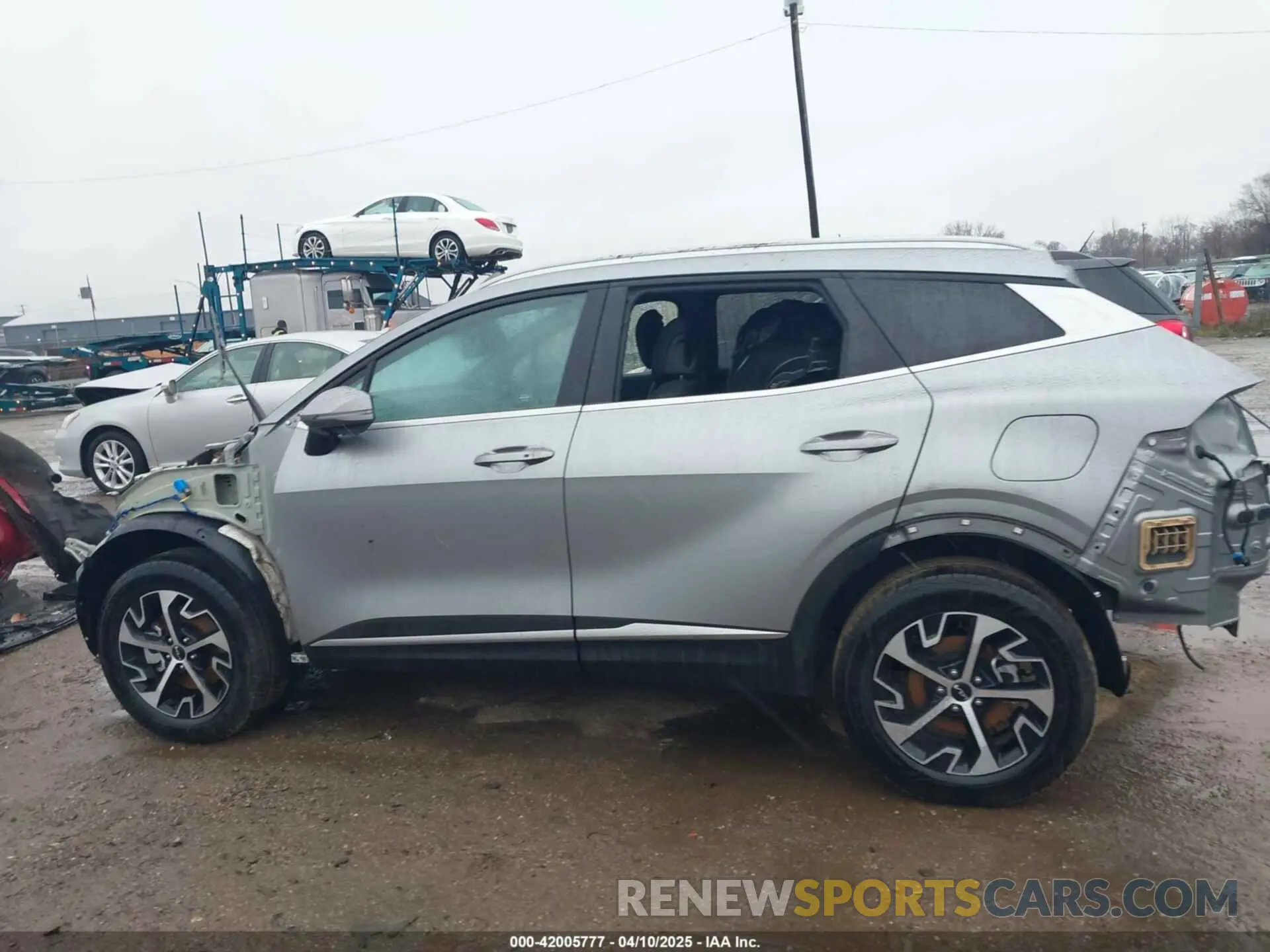 13 Photograph of a damaged car KNDPVCDF8R7268086 KIA SPORTAGE 2024