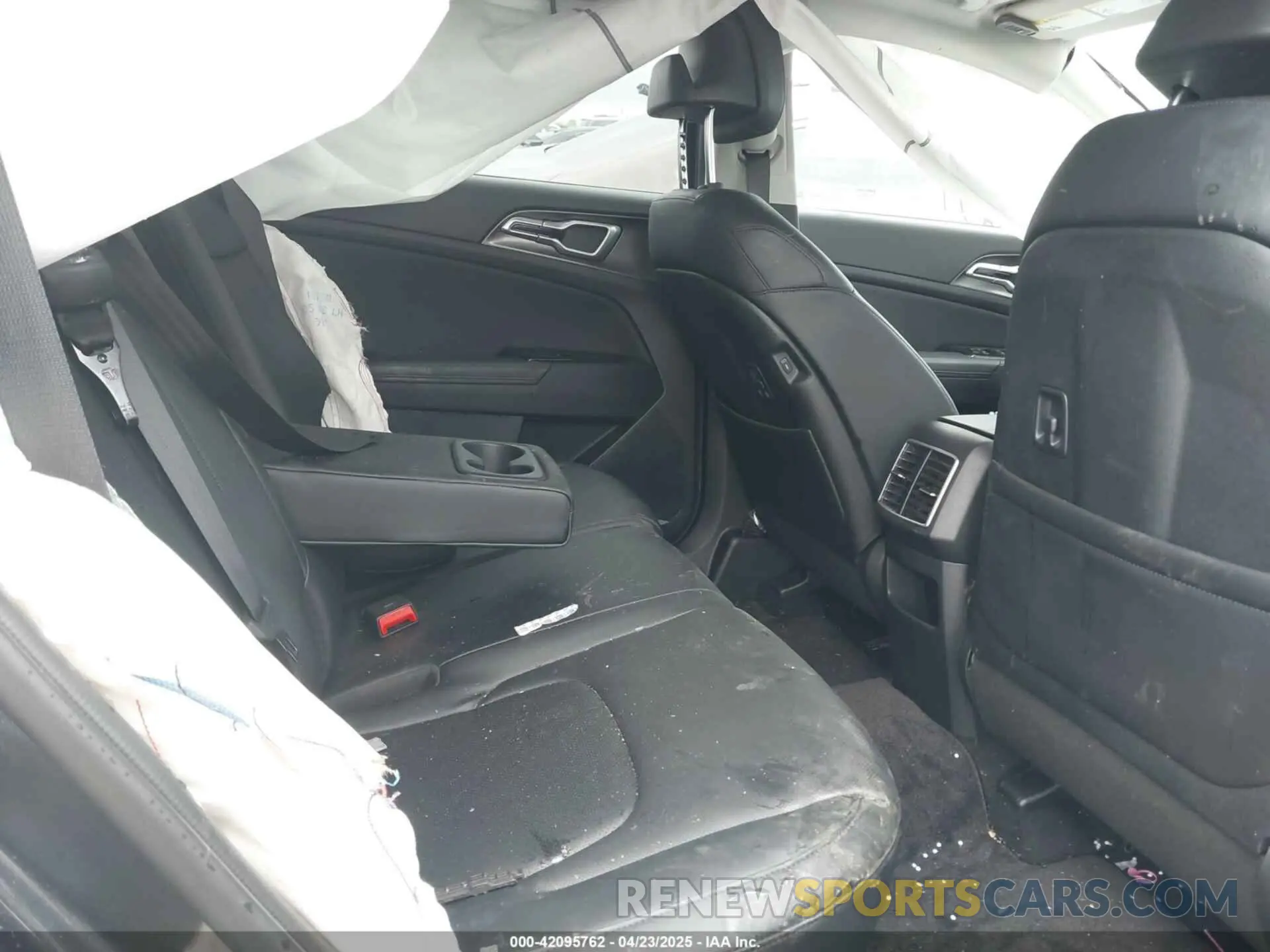 8 Фотография поврежденного автомобиля 5XJK33DF4SG241329 KIA SPORTAGE 2025