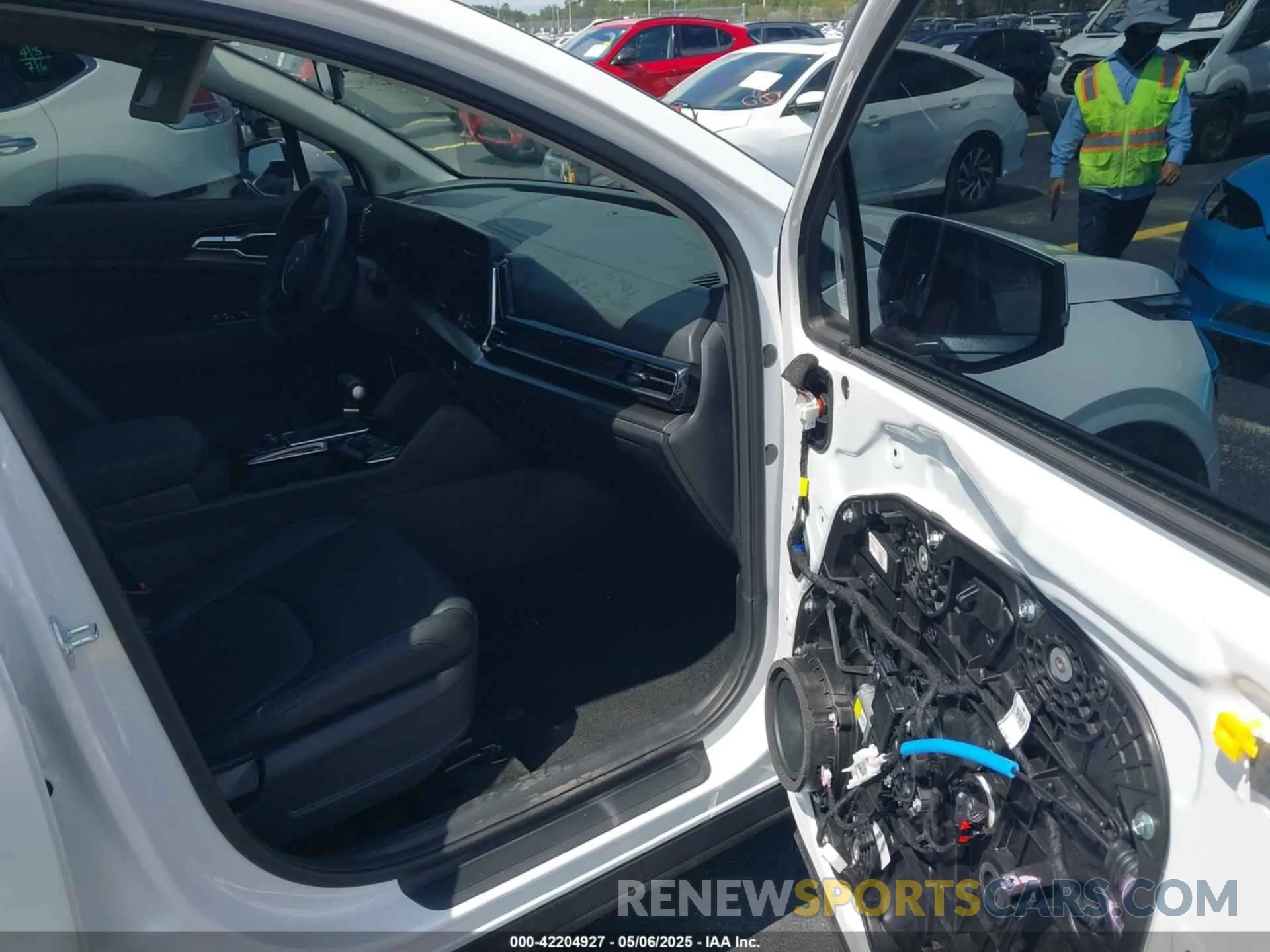 5 Photograph of a damaged car 5XYK33DF2SG311085 KIA SPORTAGE 2025