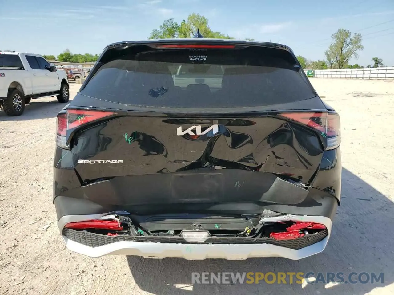 6 Photograph of a damaged car 5XYK33DF3SG243671 KIA SPORTAGE 2025