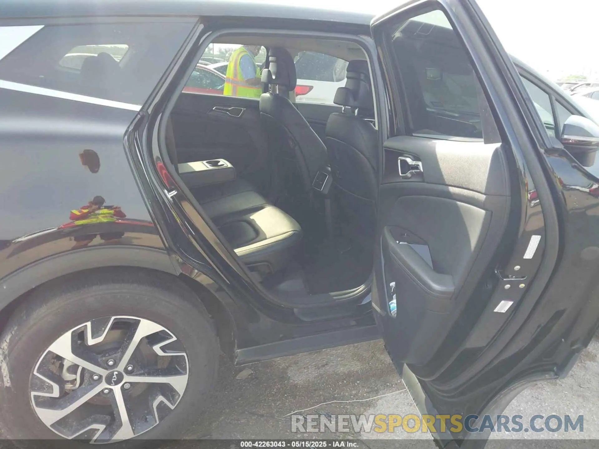 8 Фотография поврежденного автомобиля 5XYK33DF3SG244075 KIA SPORTAGE 2025