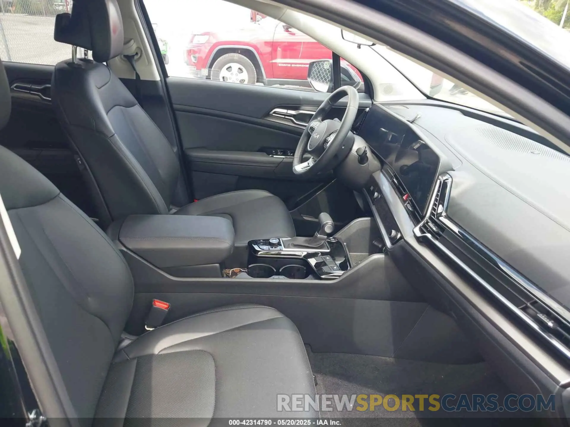 5 Photograph of a damaged car 5XYK33DF4SG319012 KIA SPORTAGE 2025