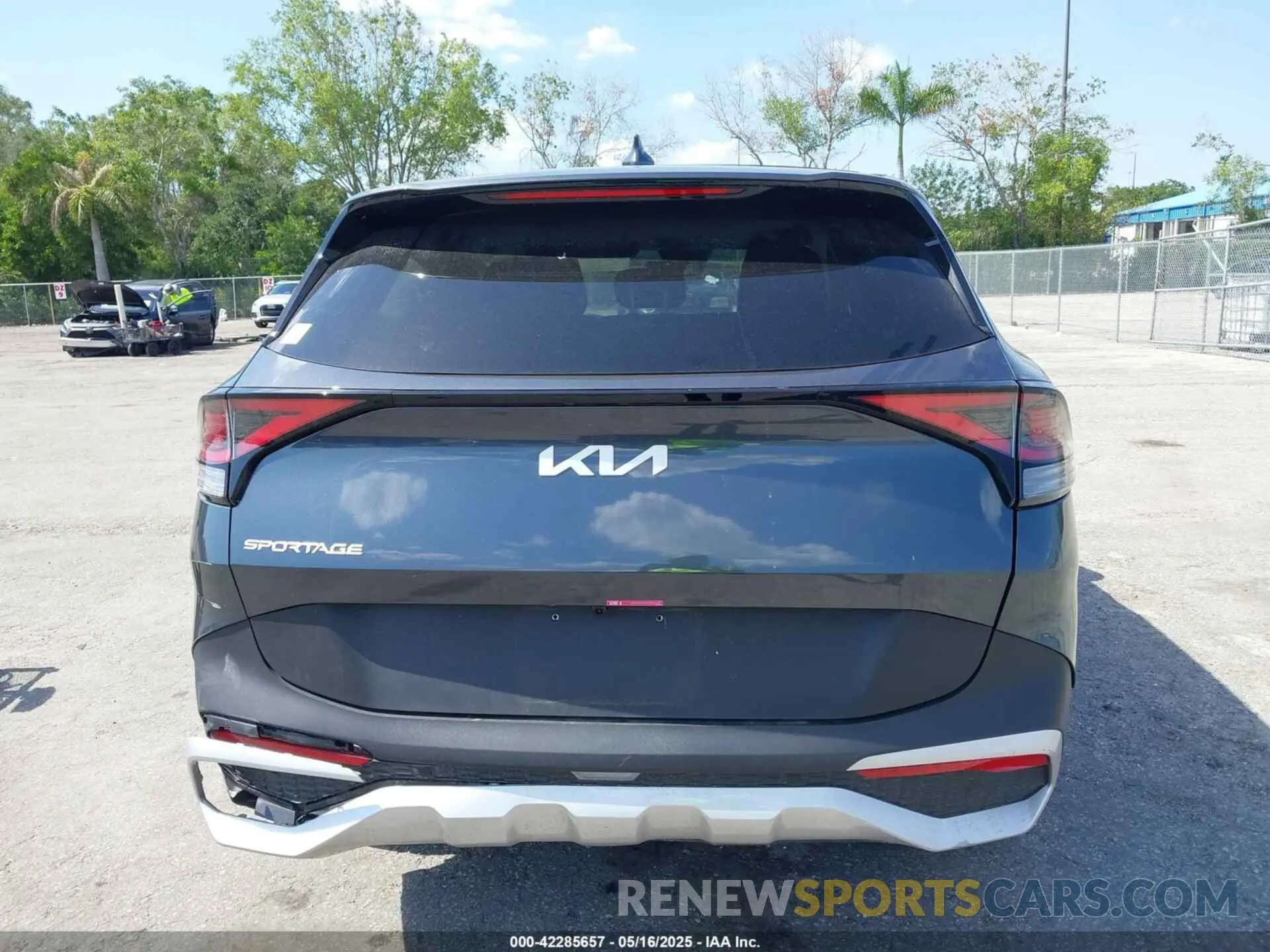 16 Photograph of a damaged car 5XYK33DF6SG238318 KIA SPORTAGE 2025