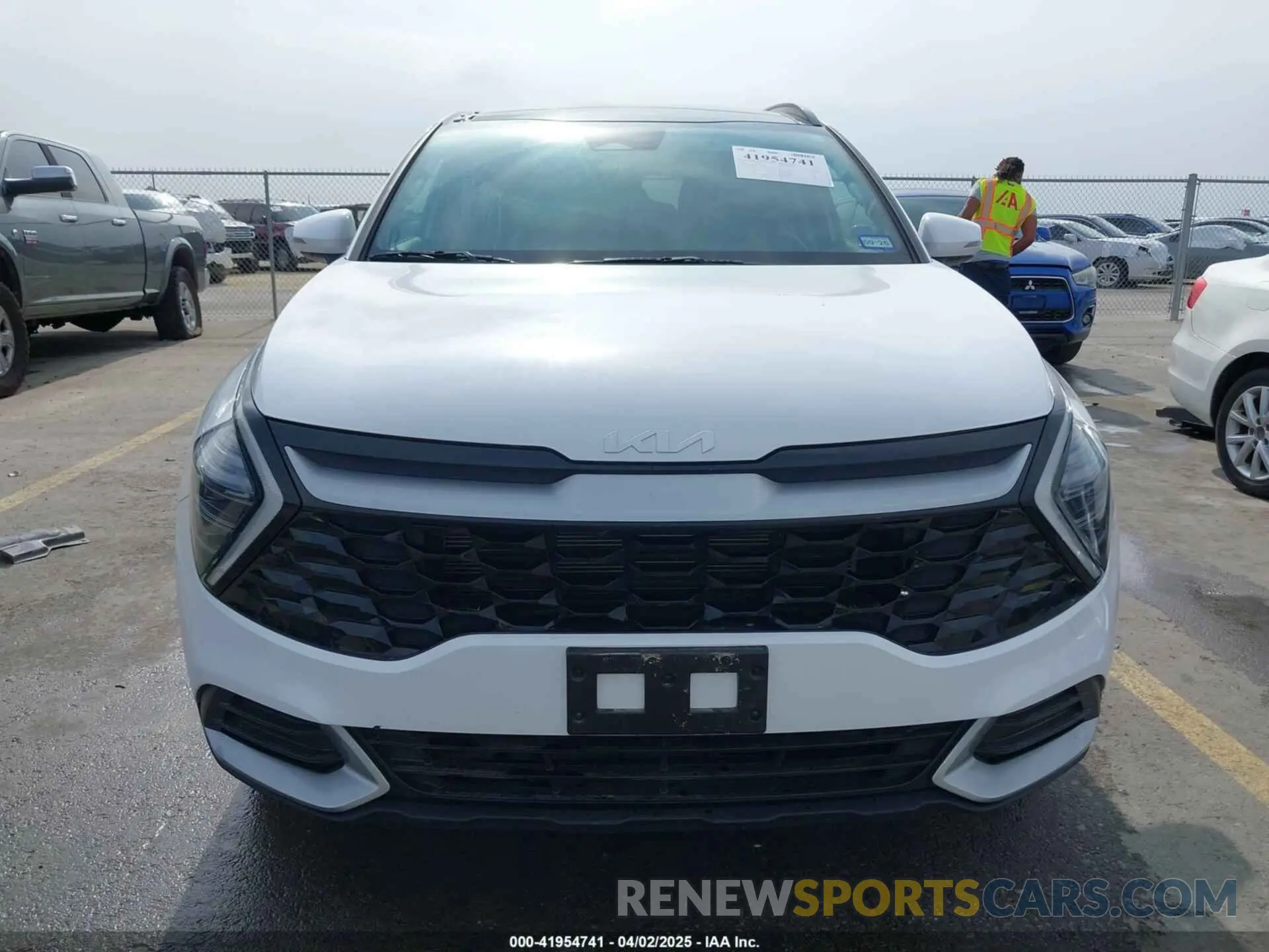 13 Photograph of a damaged car 5XYK33DF9SG259096 KIA SPORTAGE 2025