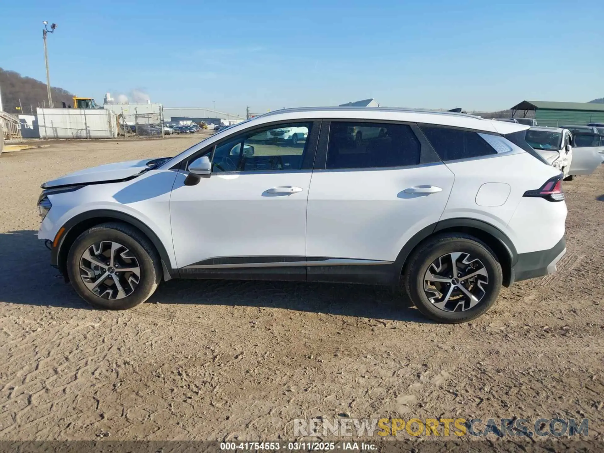 14 Photograph of a damaged car 5XYK3CDF4SG246952 KIA SPORTAGE 2025