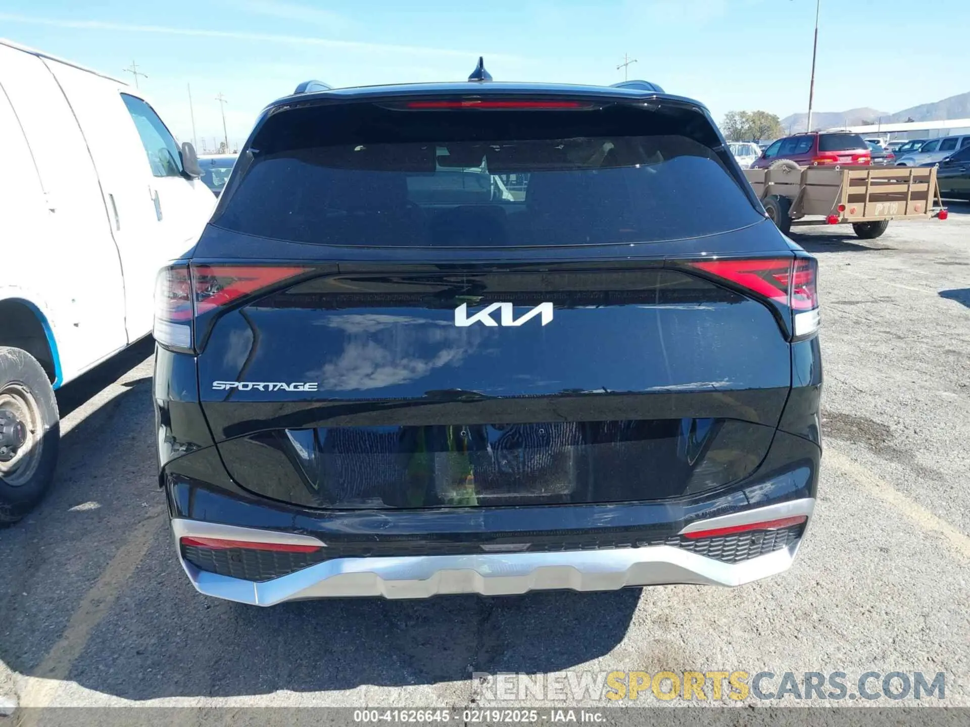 16 Photograph of a damaged car 5XYK53DF4SG236173 KIA SPORTAGE 2025