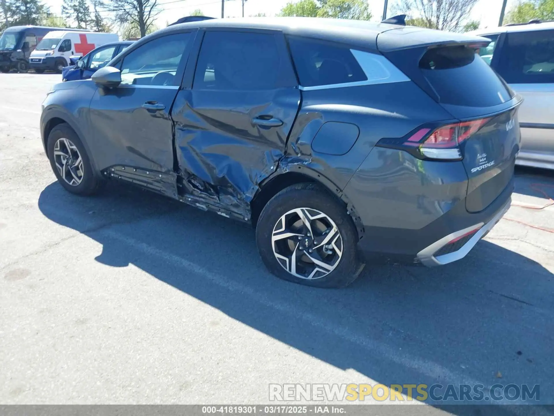 3 Photograph of a damaged car KNDPU3DF1S7352887 KIA SPORTAGE 2025
