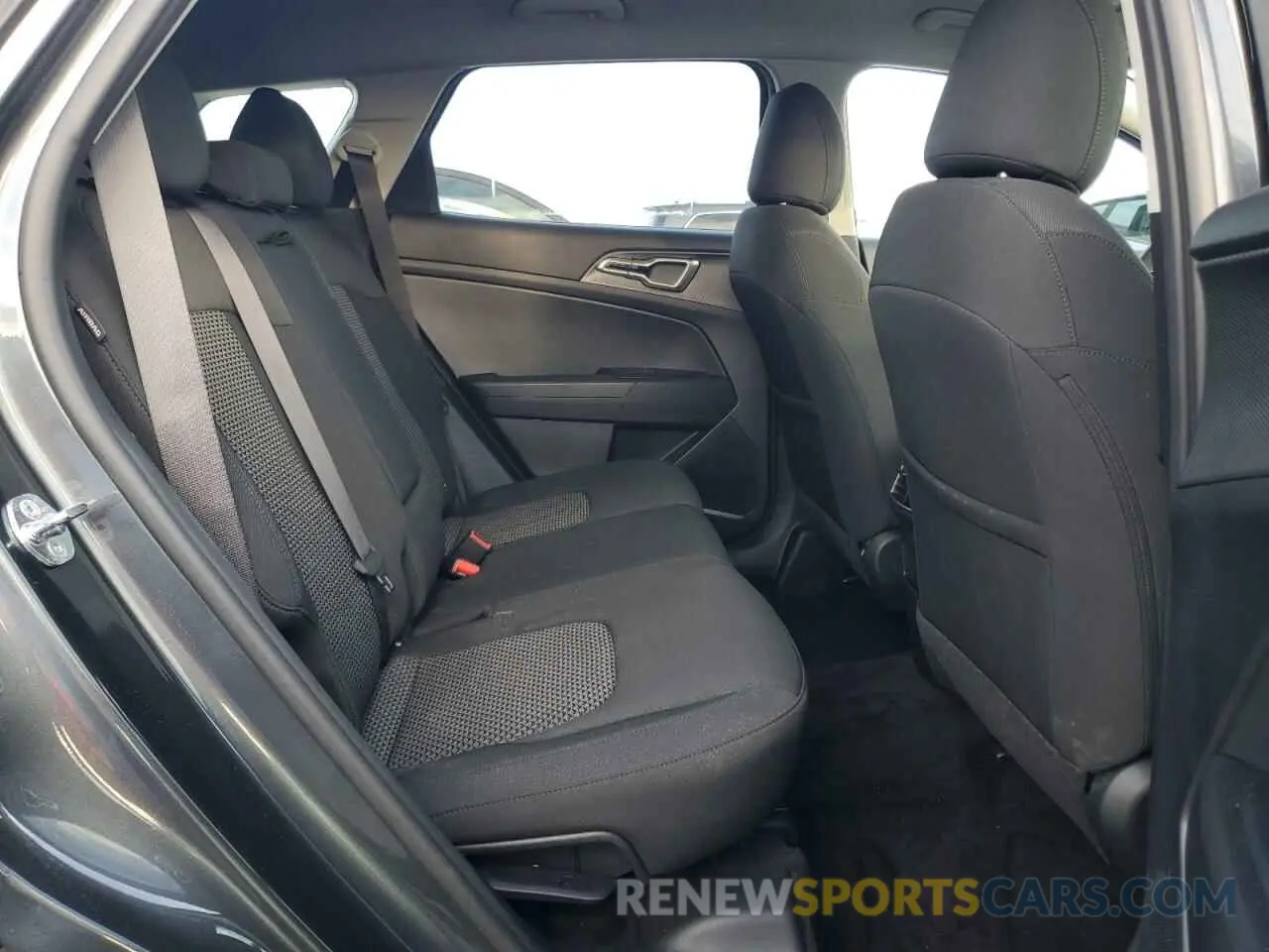 11 Фотография поврежденного автомобиля KNDPUCDF2S7341350 KIA SPORTAGE 2025
