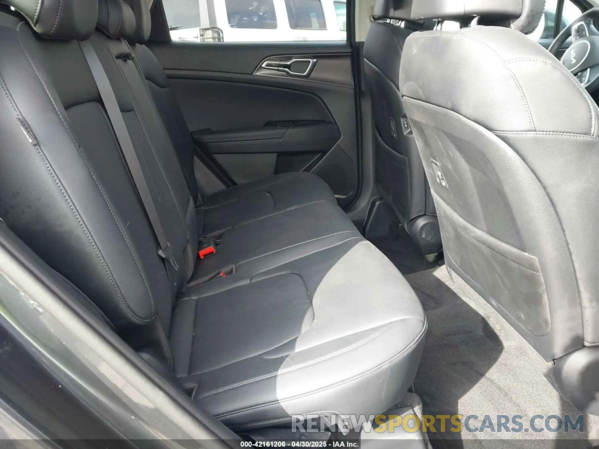 8 Фотография поврежденного автомобиля KNDPV3DF6S7334544 KIA SPORTAGE 2025