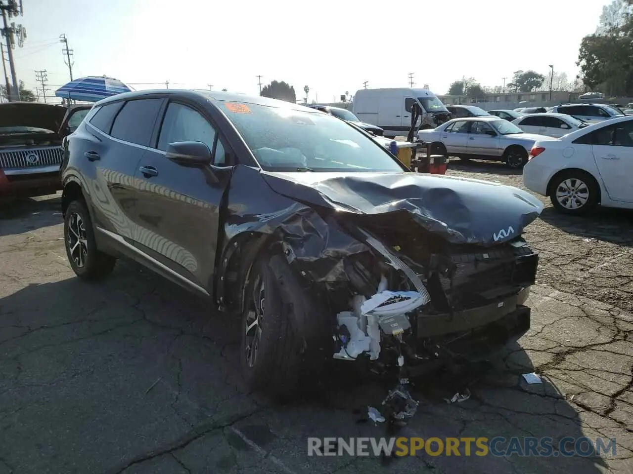 4 Photograph of a damaged car KNDPV3DF6S7372162 KIA SPORTAGE 2025