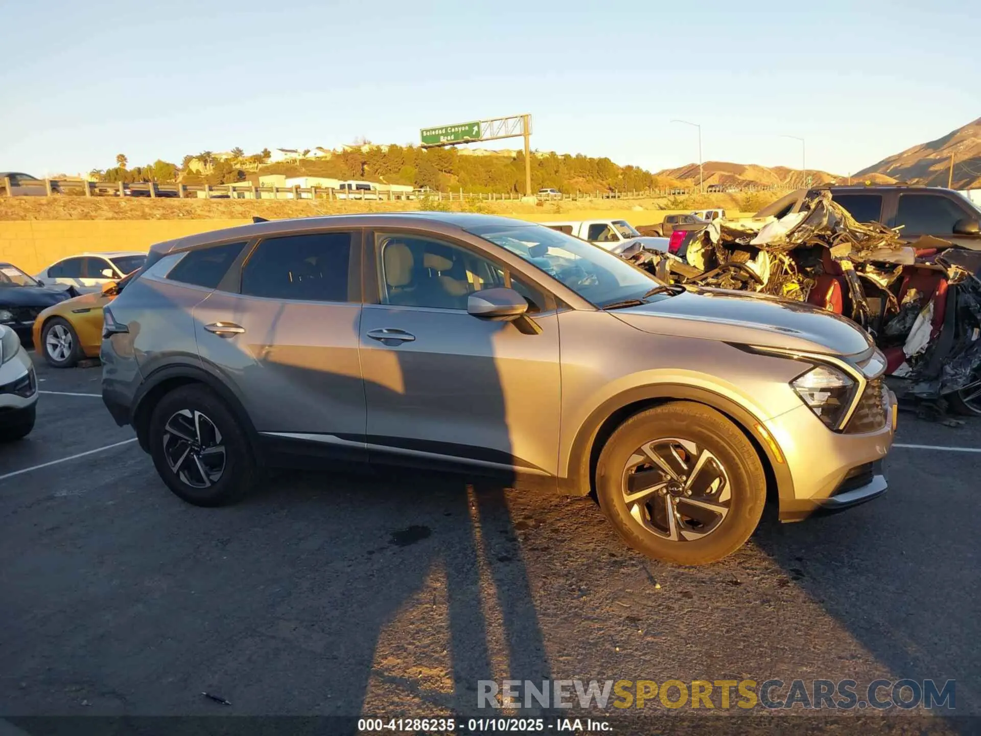 13 Photograph of a damaged car KNDPU3AG1P7059270 KIA SPORTAGE HYBRID 2023