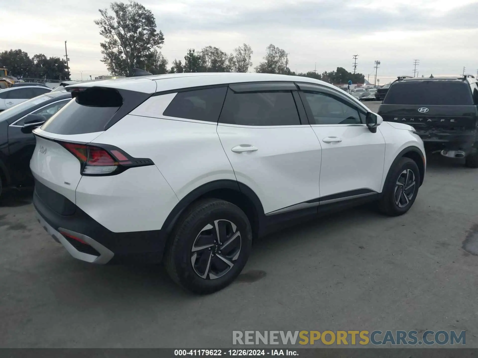 4 Photograph of a damaged car KNDPUCAG3P7095879 KIA SPORTAGE HYBRID 2023