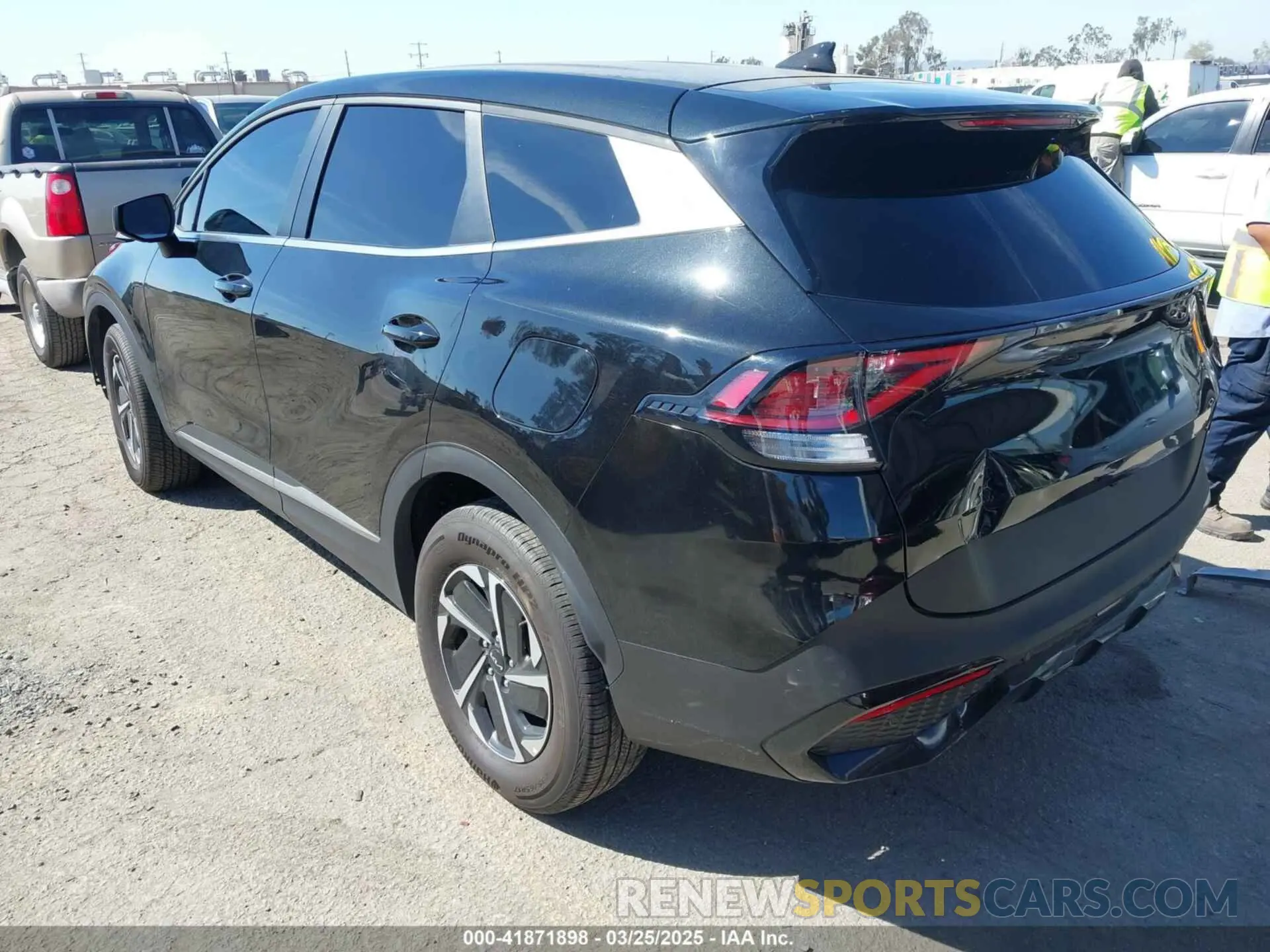 3 Photograph of a damaged car KNDPUCAG3P7116049 KIA SPORTAGE HYBRID 2023