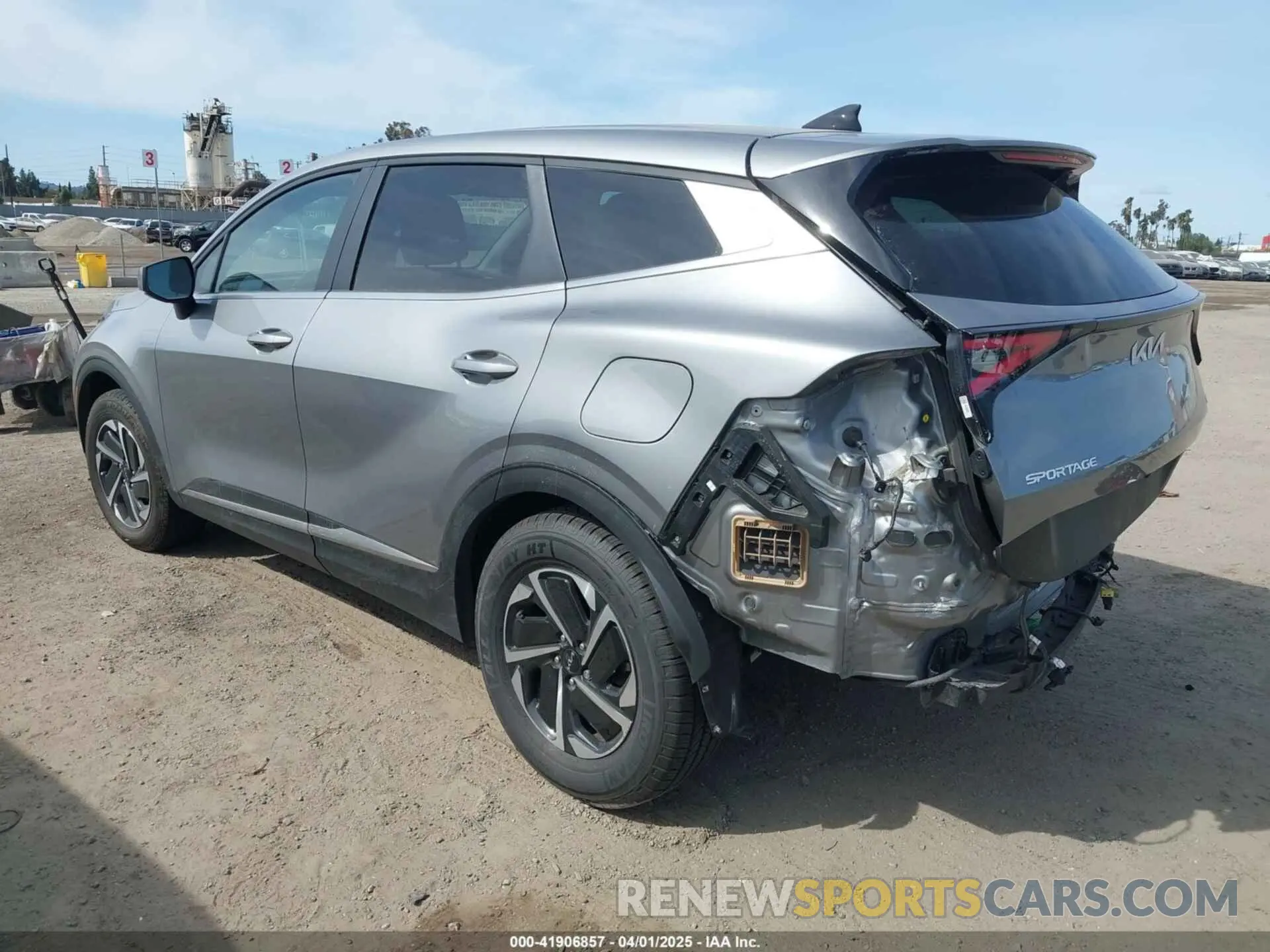 3 Photograph of a damaged car KNDPUCAG4P7062857 KIA SPORTAGE HYBRID 2023