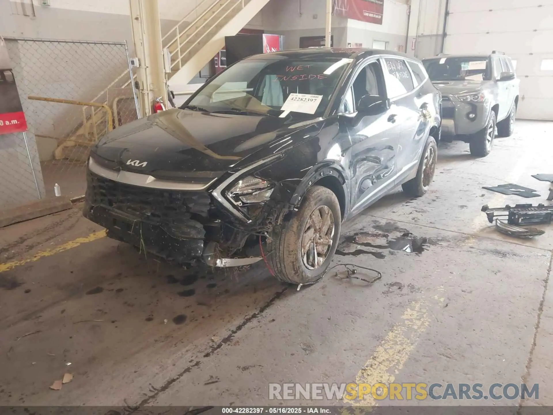 2 Фотография поврежденного автомобиля KNDPUCAG7P7116619 KIA SPORTAGE HYBRID 2023