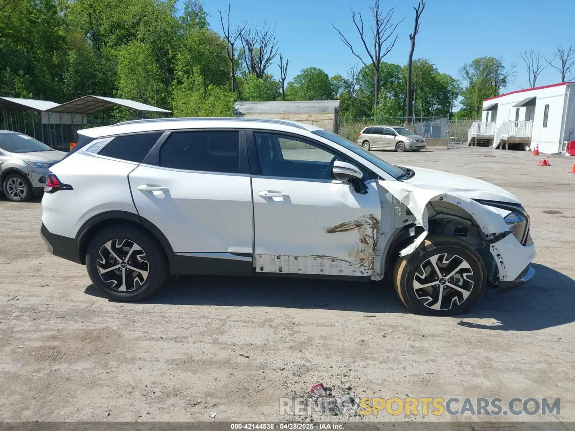 13 Фотография поврежденного автомобиля KNDPVCAG1P7072520 KIA SPORTAGE HYBRID 2023