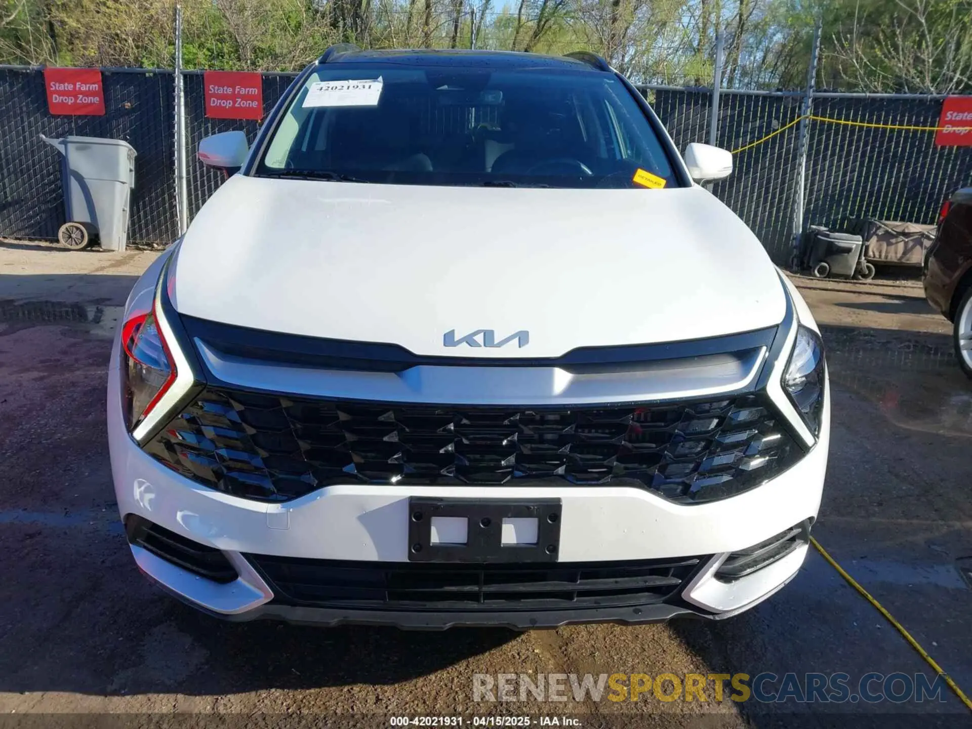 6 Photograph of a damaged car KNDPVCAG5P7077588 KIA SPORTAGE HYBRID 2023