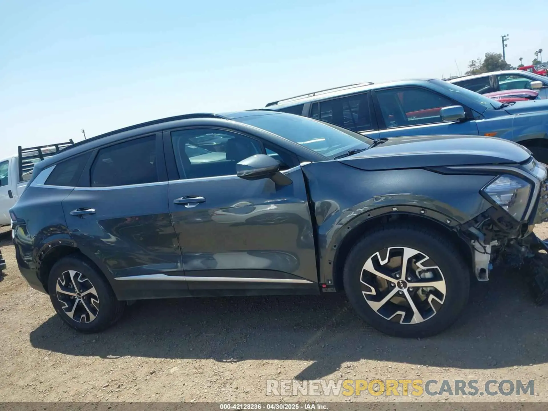 13 Фотография поврежденного автомобиля KNDPVCAG6P7040629 KIA SPORTAGE HYBRID 2023