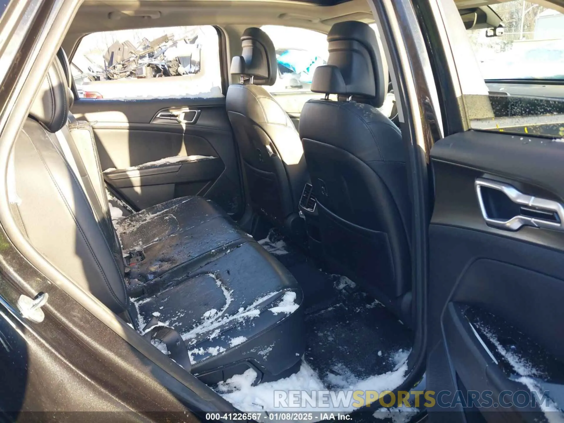 8 Фотография поврежденного автомобиля KNDPVCAG7P7025489 KIA SPORTAGE HYBRID 2023