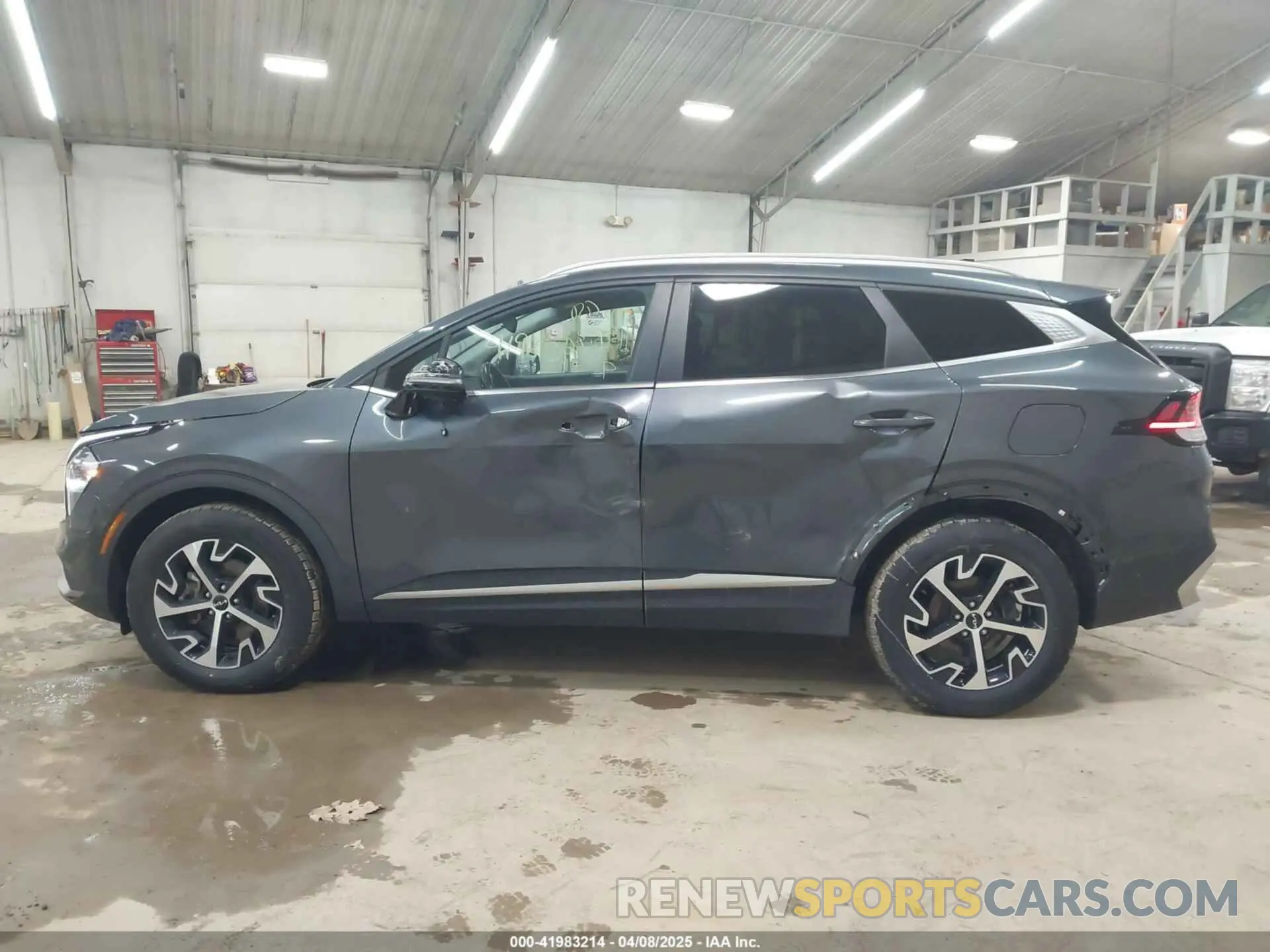 14 Фотография поврежденного автомобиля KNDPVCAG7P7069833 KIA SPORTAGE HYBRID 2023