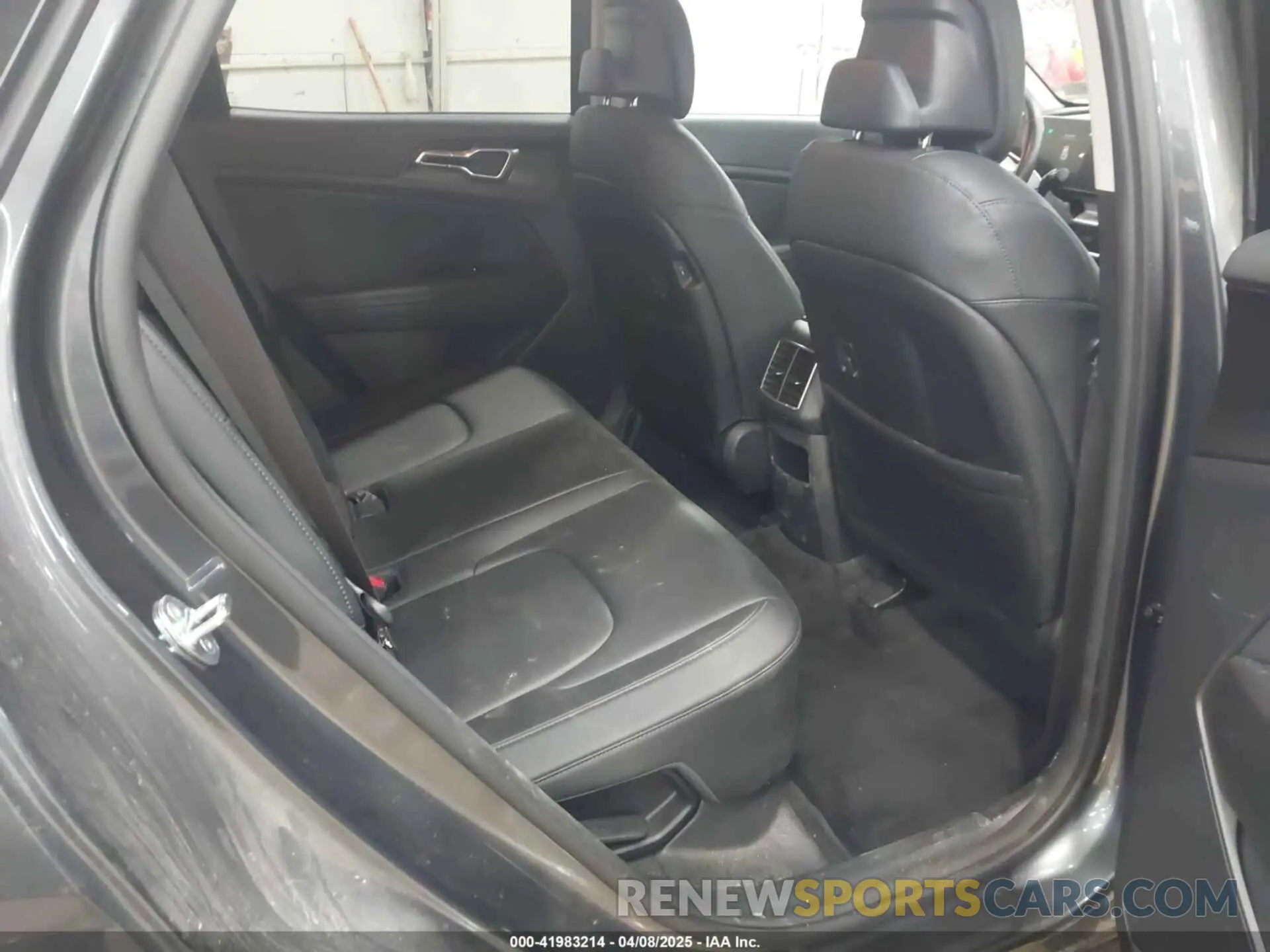 8 Фотография поврежденного автомобиля KNDPVCAG7P7069833 KIA SPORTAGE HYBRID 2023