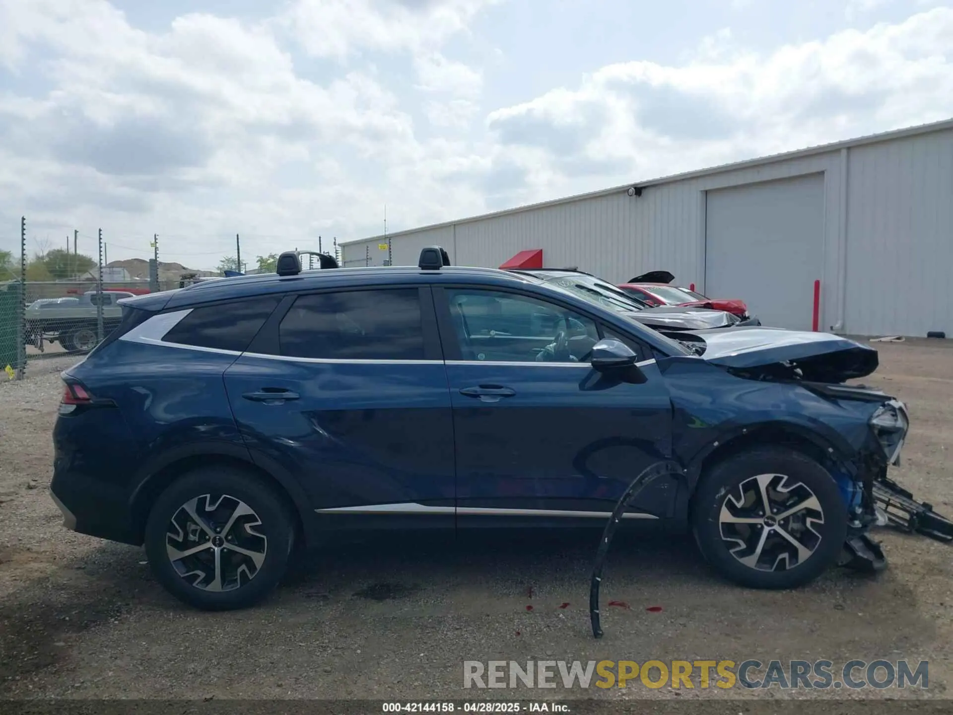 14 Photograph of a damaged car KNDPVCAGXP7104090 KIA SPORTAGE HYBRID 2023