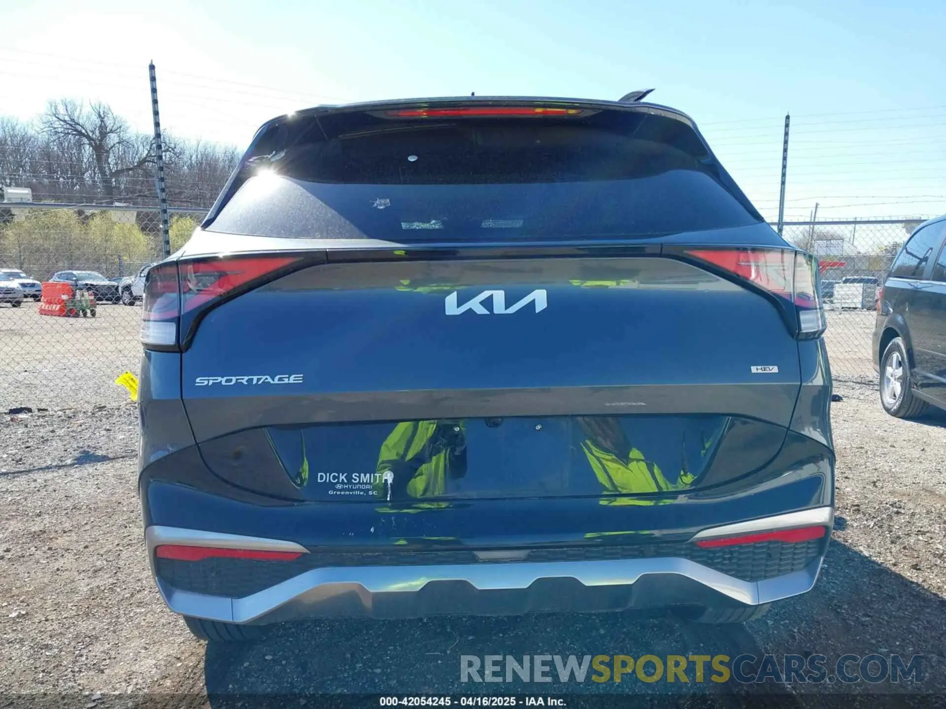 15 Photograph of a damaged car KNDPXCAG0P7060255 KIA SPORTAGE HYBRID 2023