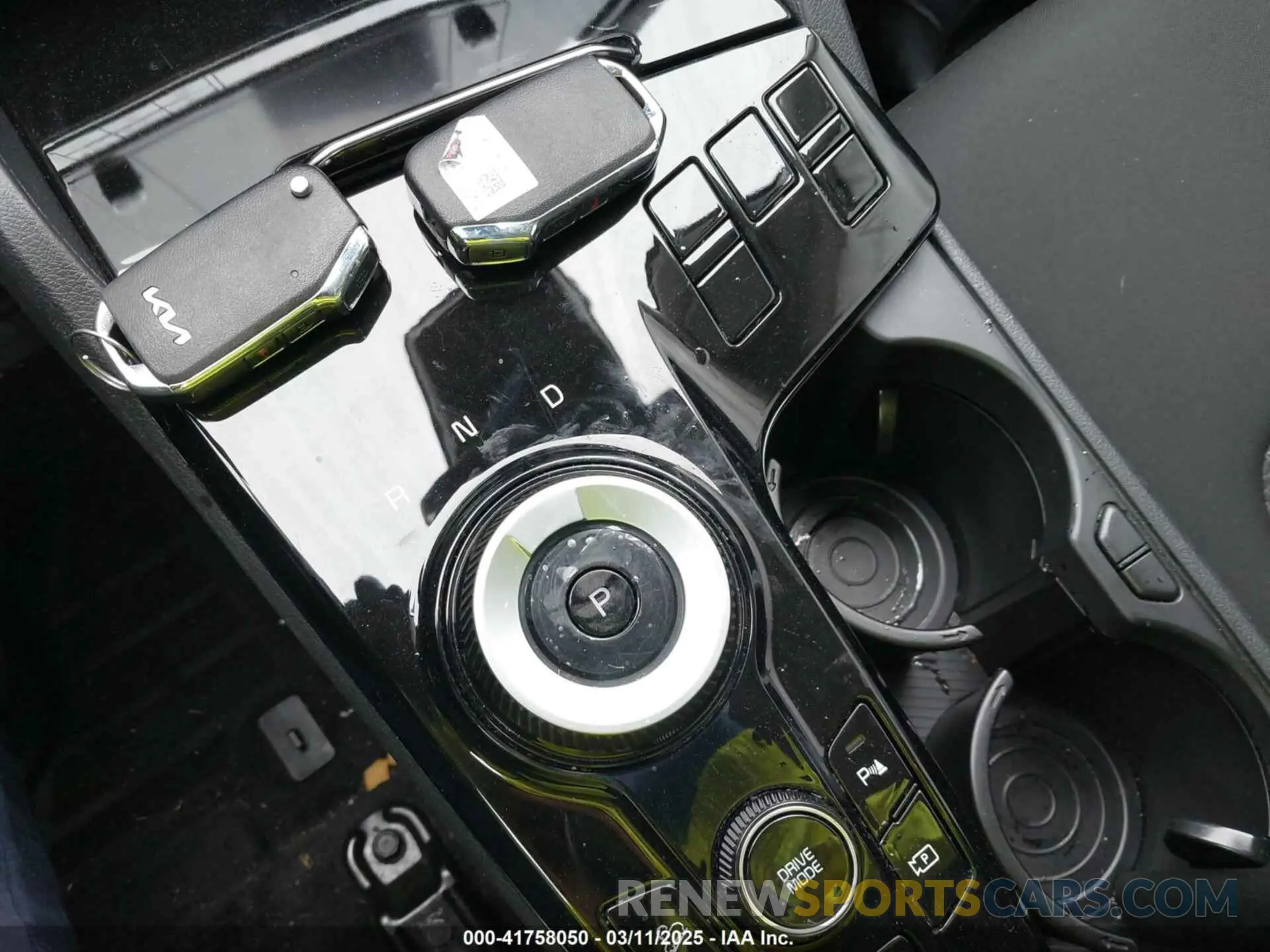 11 Photograph of a damaged car KNDPU3DG4R7123400 KIA SPORTAGE HYBRID 2024