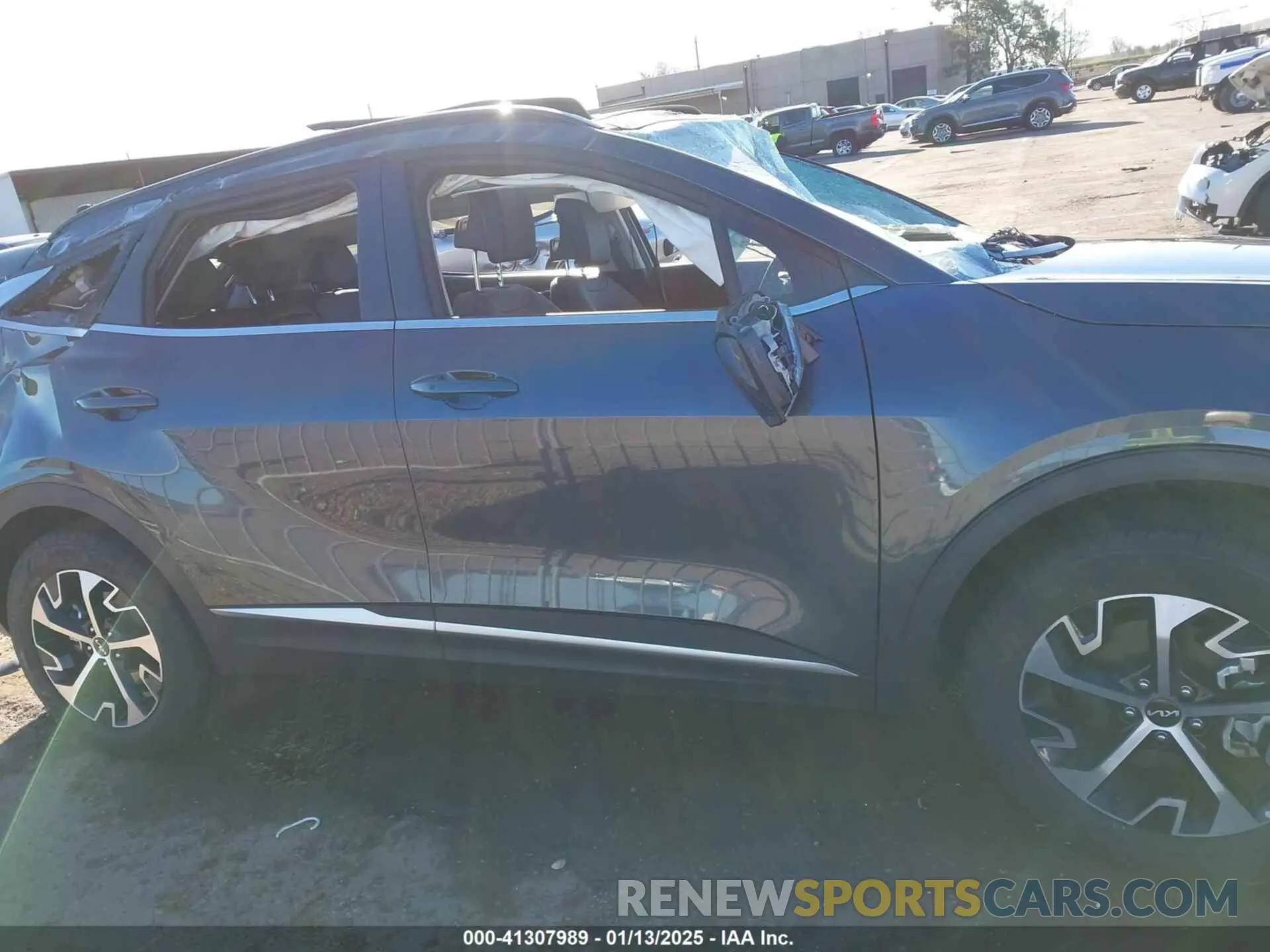 14 Photograph of a damaged car KNDPVCDG9R7173657 KIA SPORTAGE HYBRID 2024