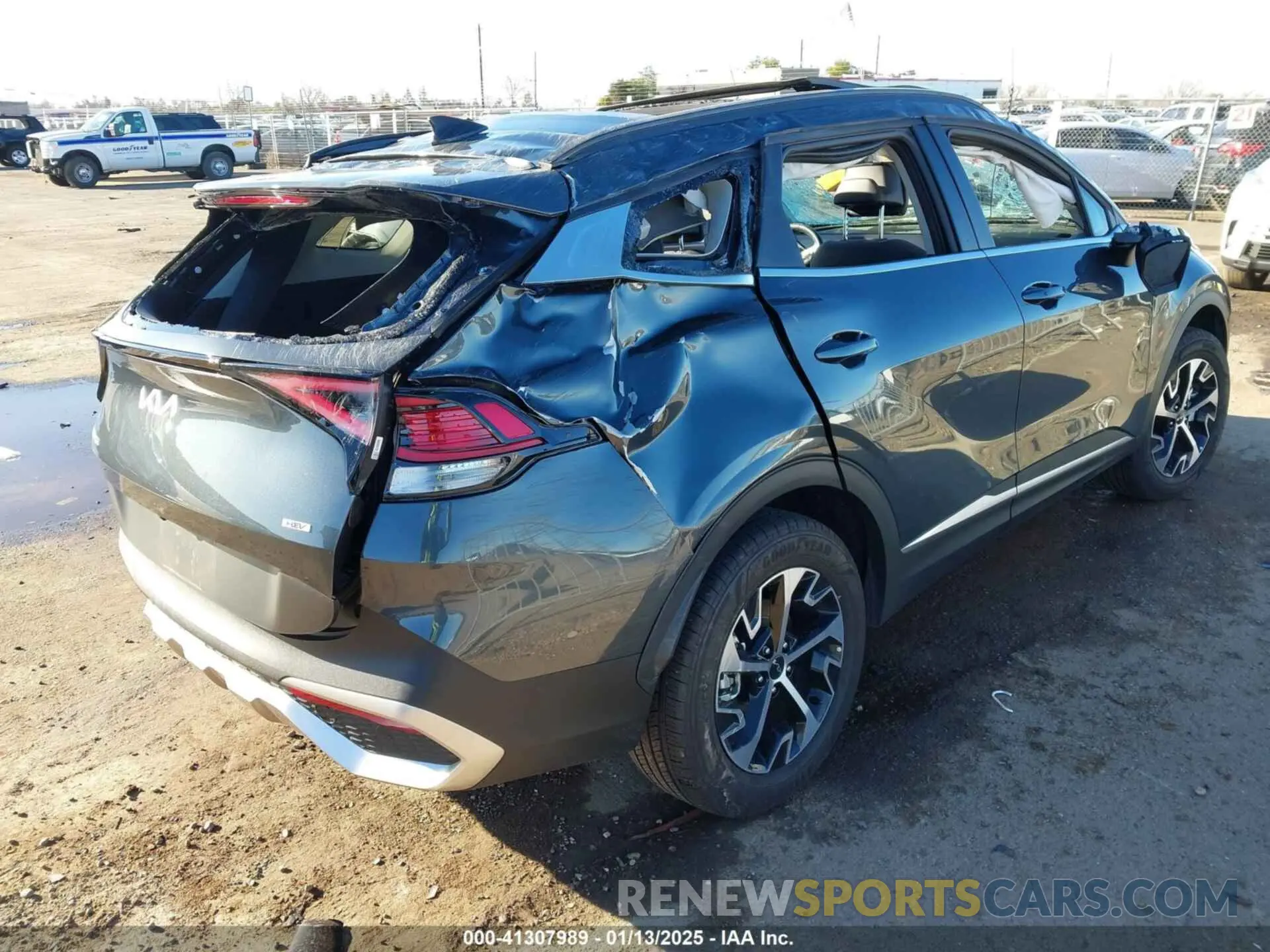 4 Photograph of a damaged car KNDPVCDG9R7173657 KIA SPORTAGE HYBRID 2024