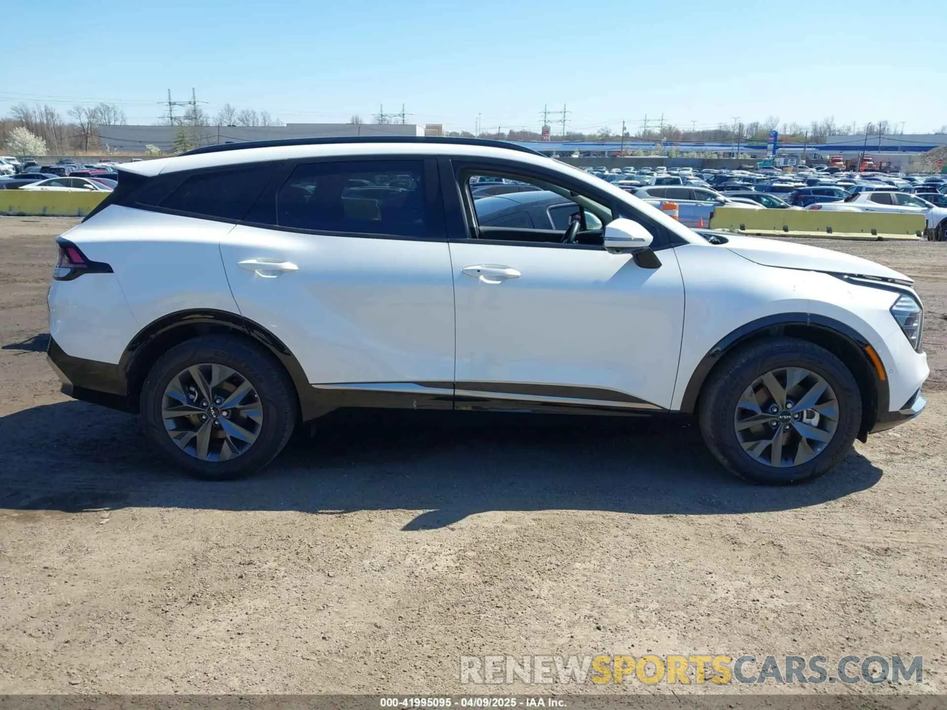 13 Photograph of a damaged car KNDPXCDG2R7119806 KIA SPORTAGE HYBRID 2024