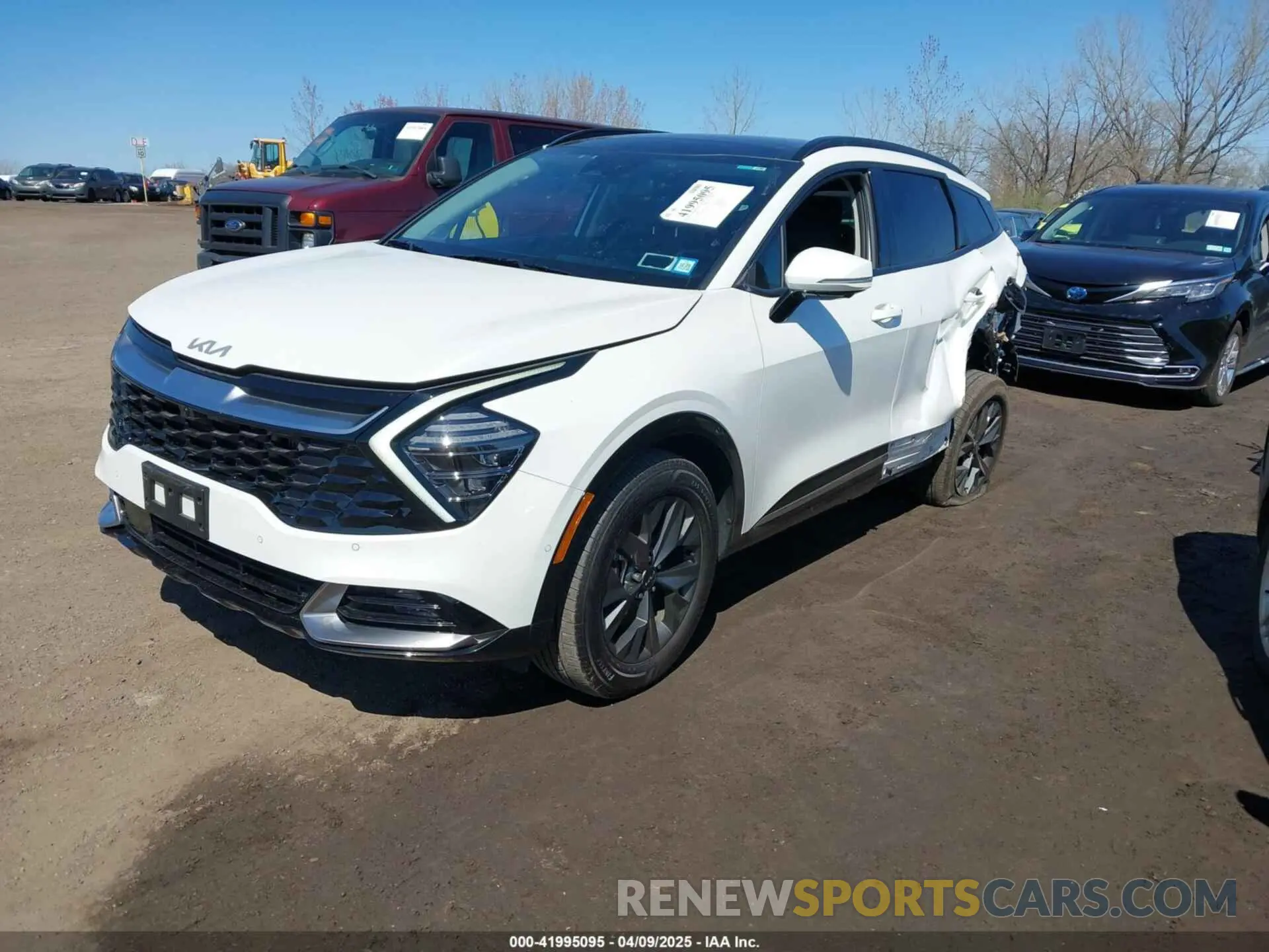 2 Photograph of a damaged car KNDPXCDG2R7119806 KIA SPORTAGE HYBRID 2024