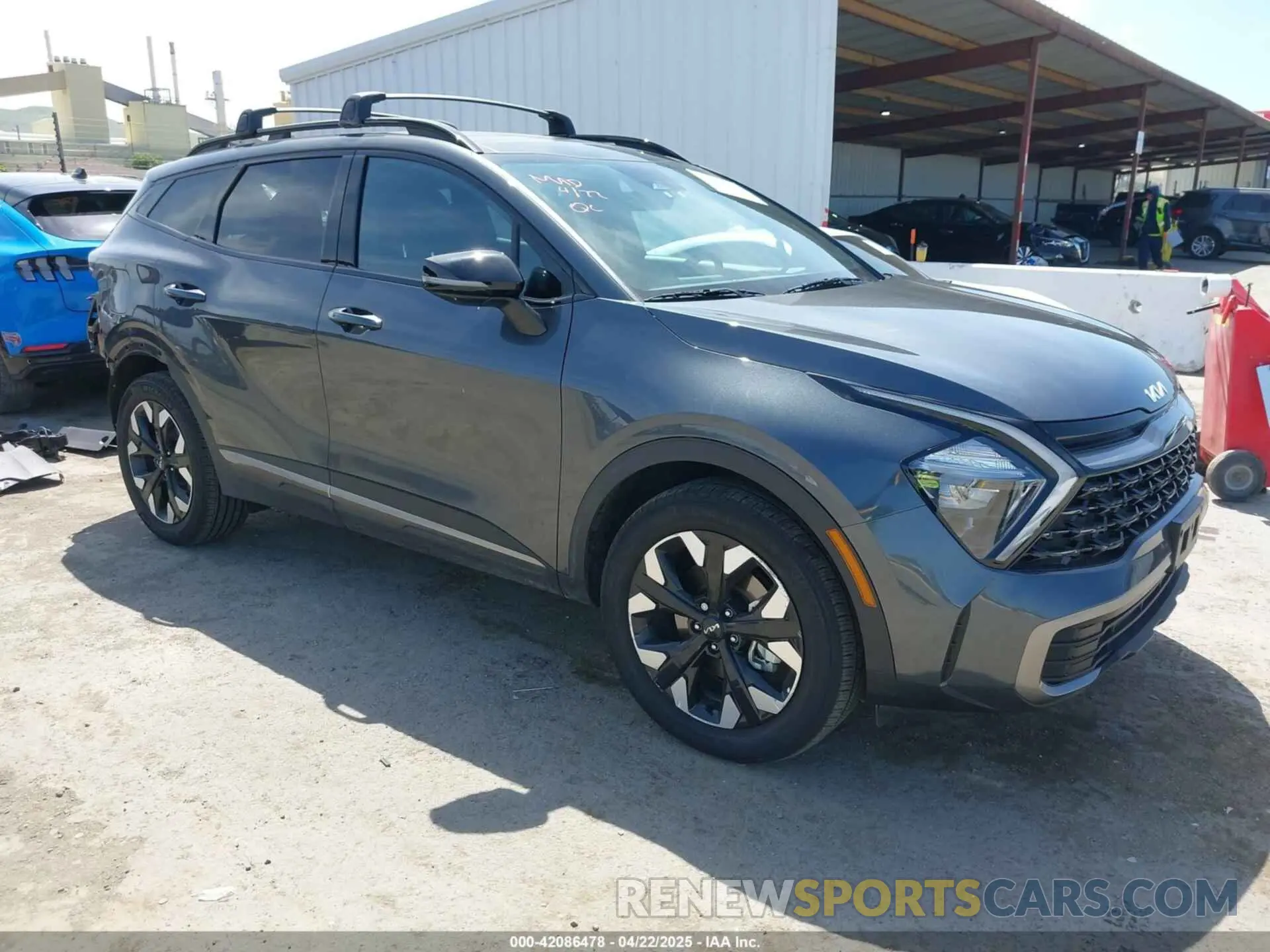 1 Фотография поврежденного автомобиля KNDPYDAH8P7109360 KIA SPORTAGE PLUG-IN HYBRID 2023