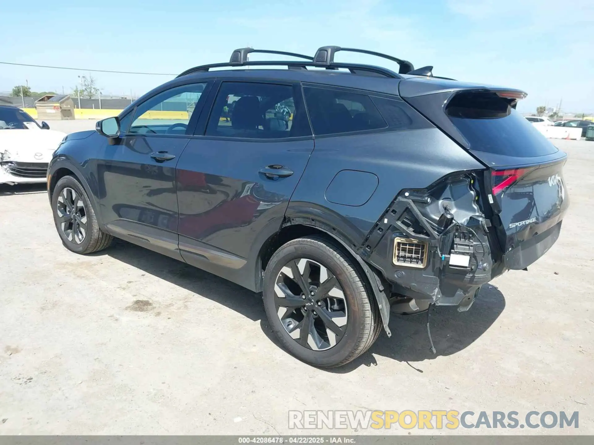 3 Фотография поврежденного автомобиля KNDPYDAH8P7109360 KIA SPORTAGE PLUG-IN HYBRID 2023