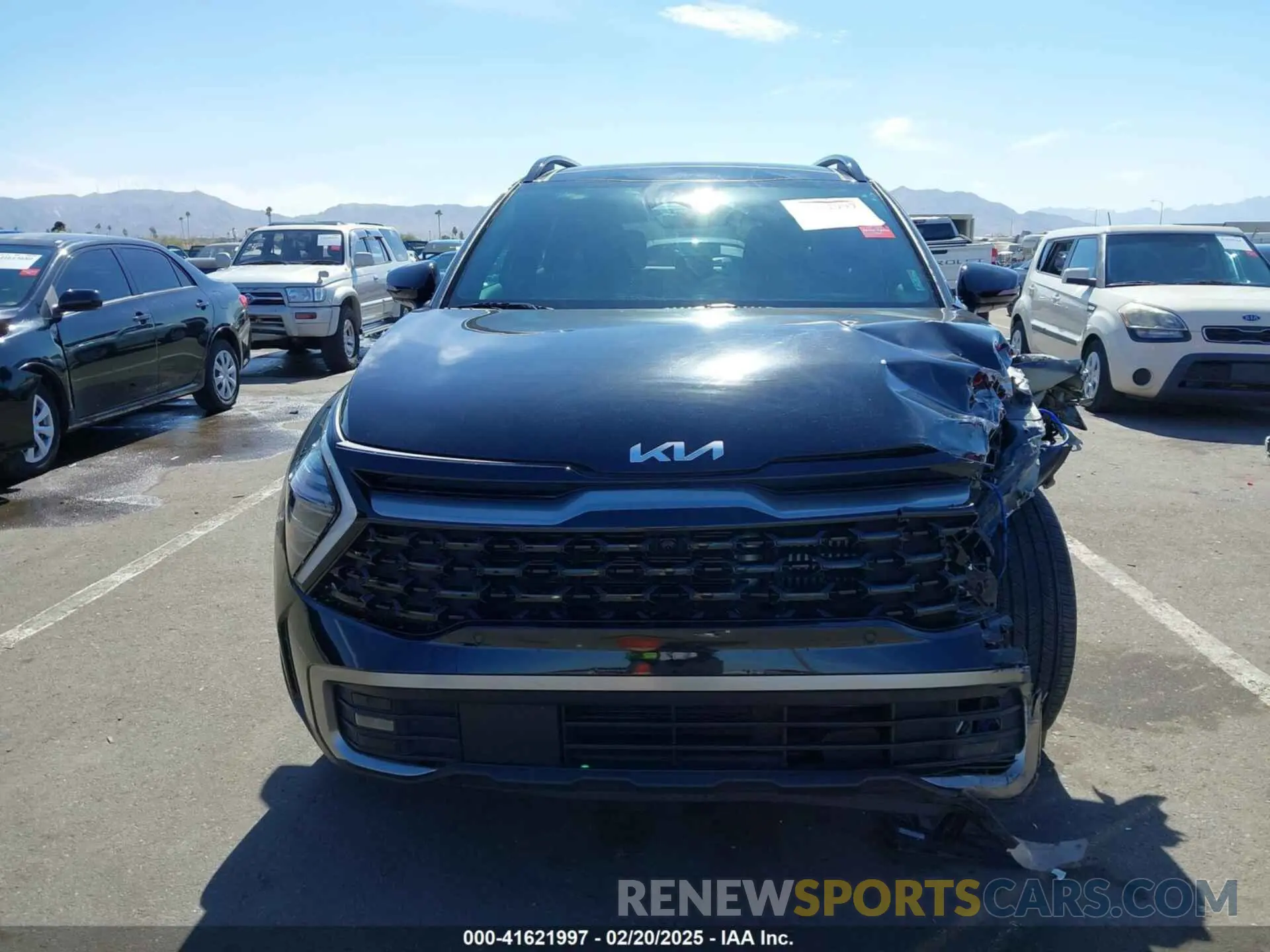 12 Фотография поврежденного автомобиля KNDPZDAHXP7049353 KIA SPORTAGE PLUG-IN HYBRID 2023