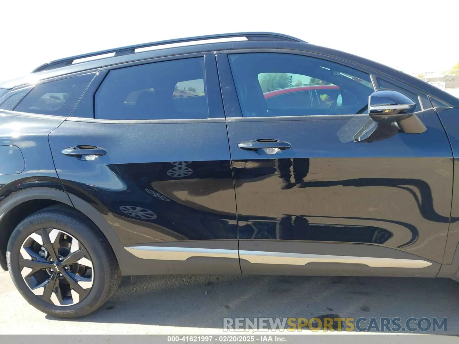 13 Фотография поврежденного автомобиля KNDPZDAHXP7049353 KIA SPORTAGE PLUG-IN HYBRID 2023