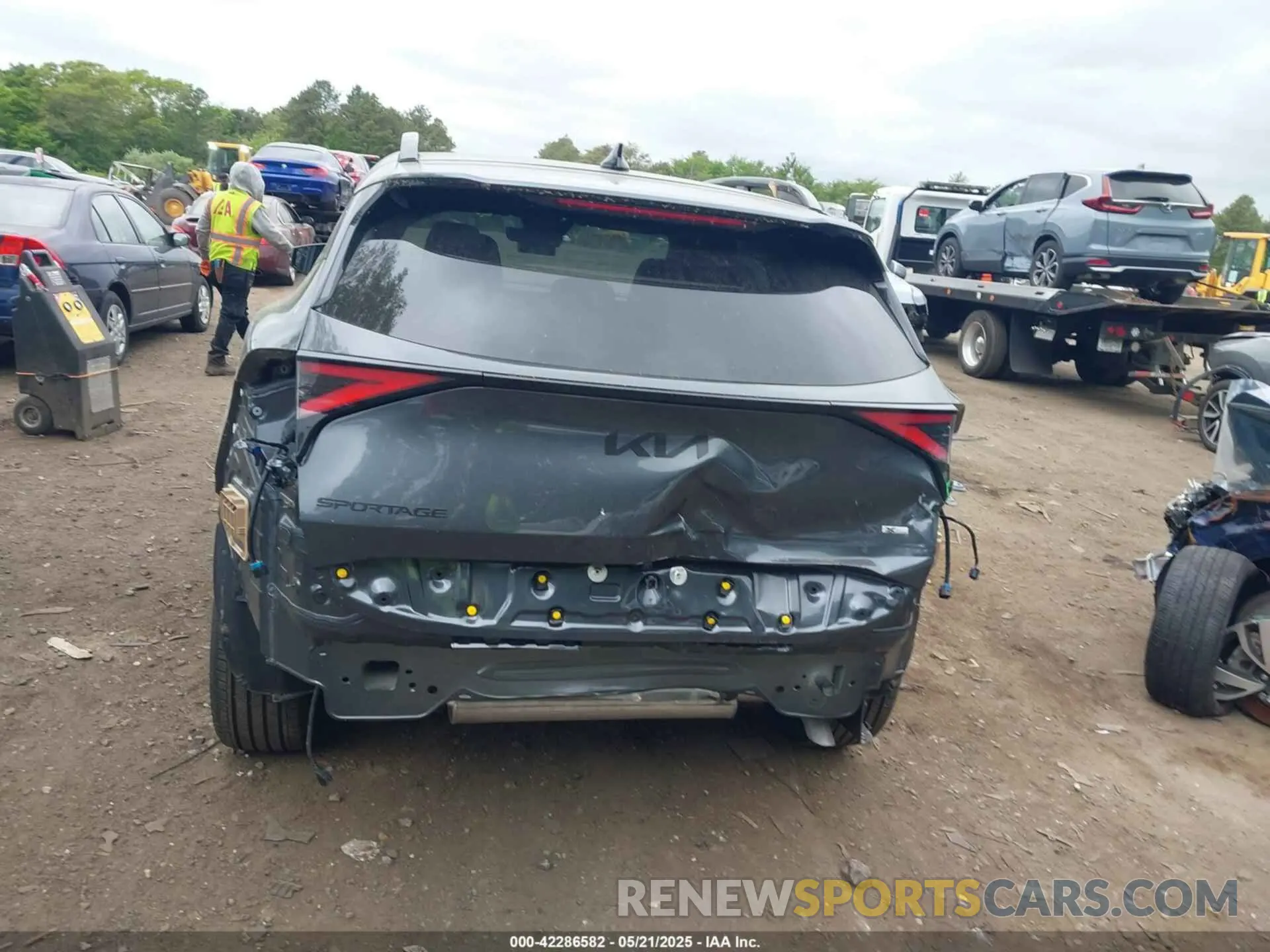 16 Photograph of a damaged car KNDPYDDH4S7229161 KIA SPORTAGE PLUG-IN HYBRID 2025
