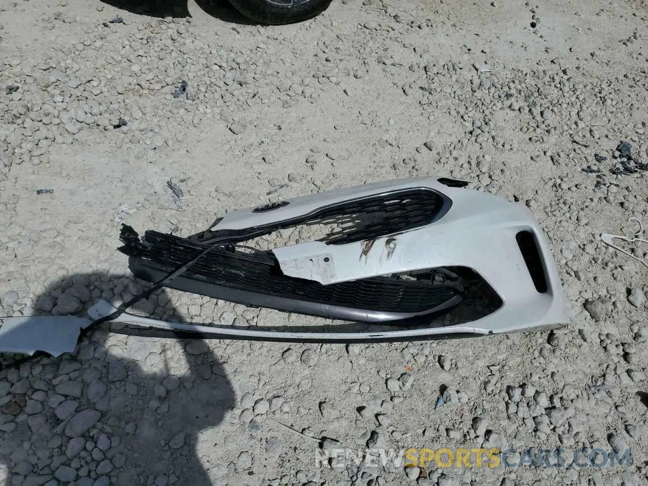 12 Photograph of a damaged car KNAE15LA6K6049544 KIA STINGER 2019