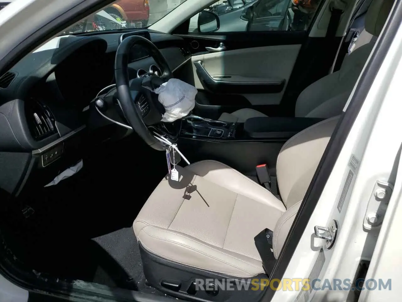 7 Photograph of a damaged car KNAE15LA6K6049544 KIA STINGER 2019