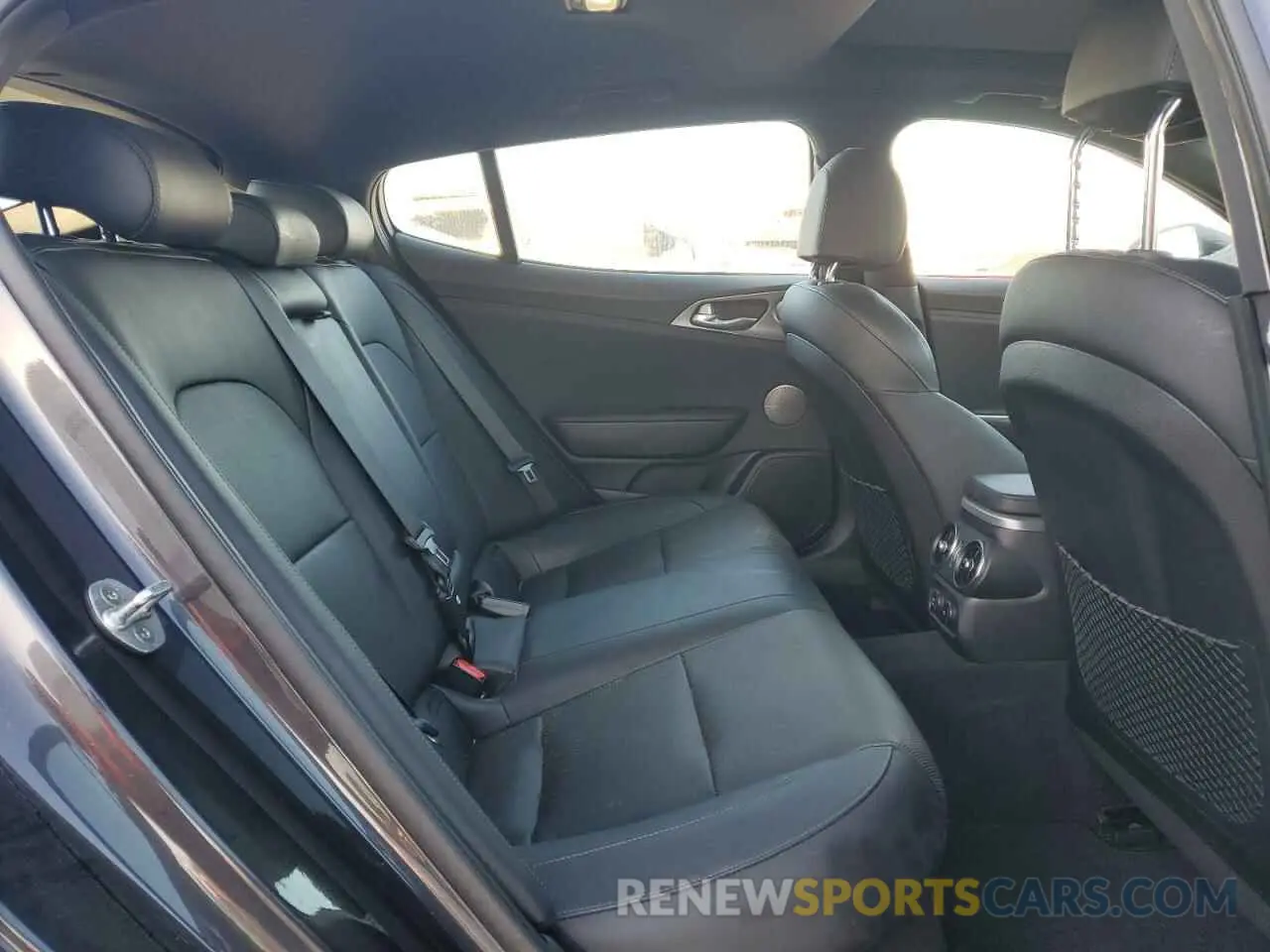 10 Photograph of a damaged car KNAE45LC7K6059301 KIA STINGER 2019