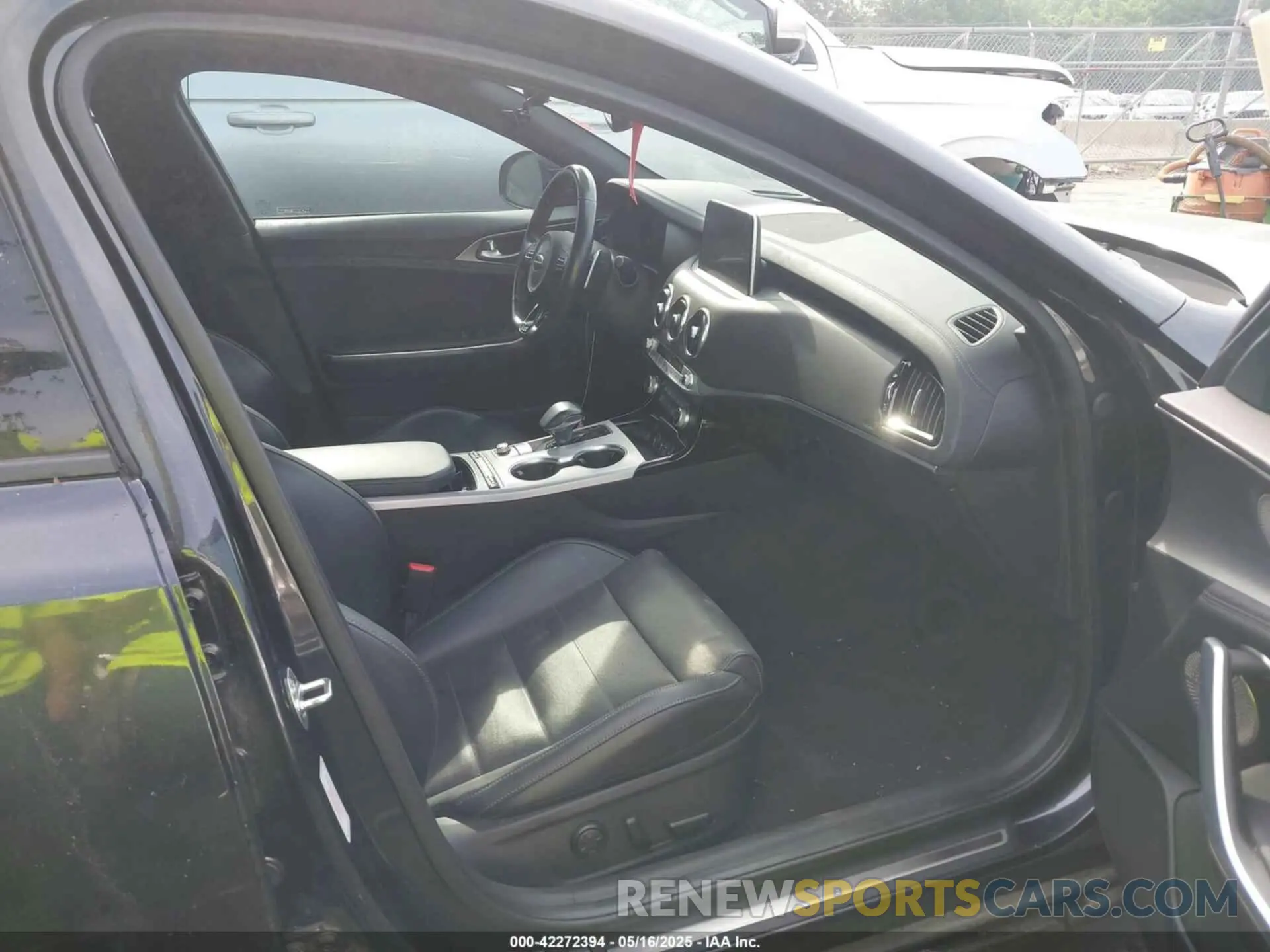 5 Photograph of a damaged car KNAE55LC5K6054532 KIA STINGER 2019